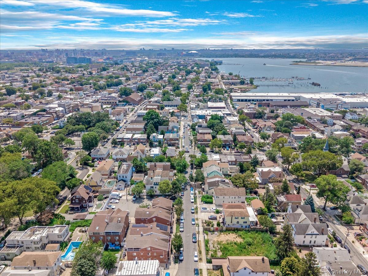 #9 photo, 12-22 120 Street, クイーンズ区 College Point , NY 11356