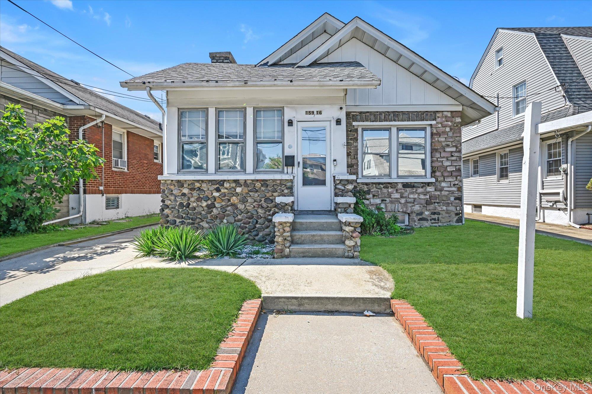 #1 photo, 159-16 101 Street, कुईंस Howard Beach , NY 11414