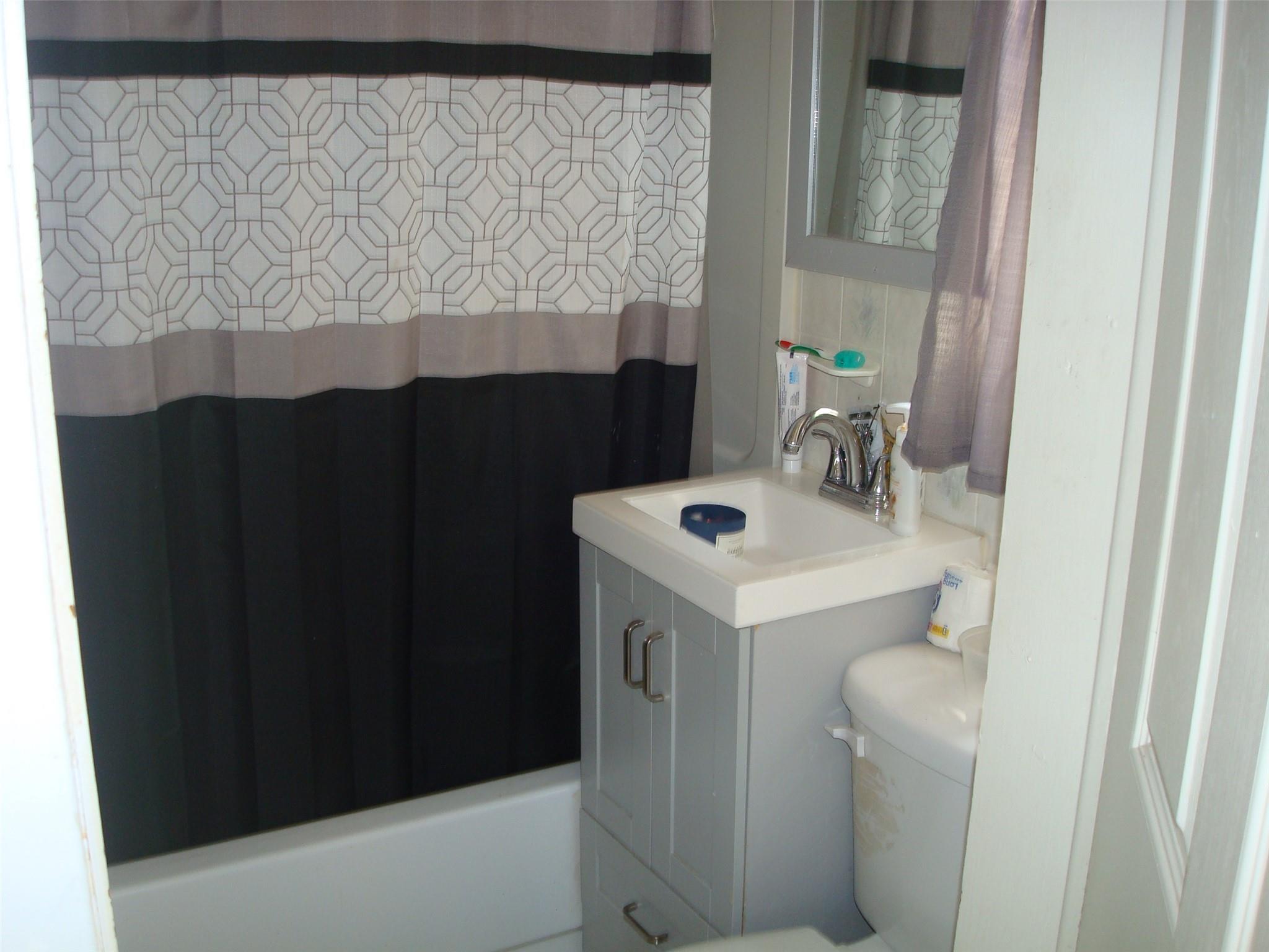 #3 photo, 164-42 108th Drive, Jamaica , NY 11433