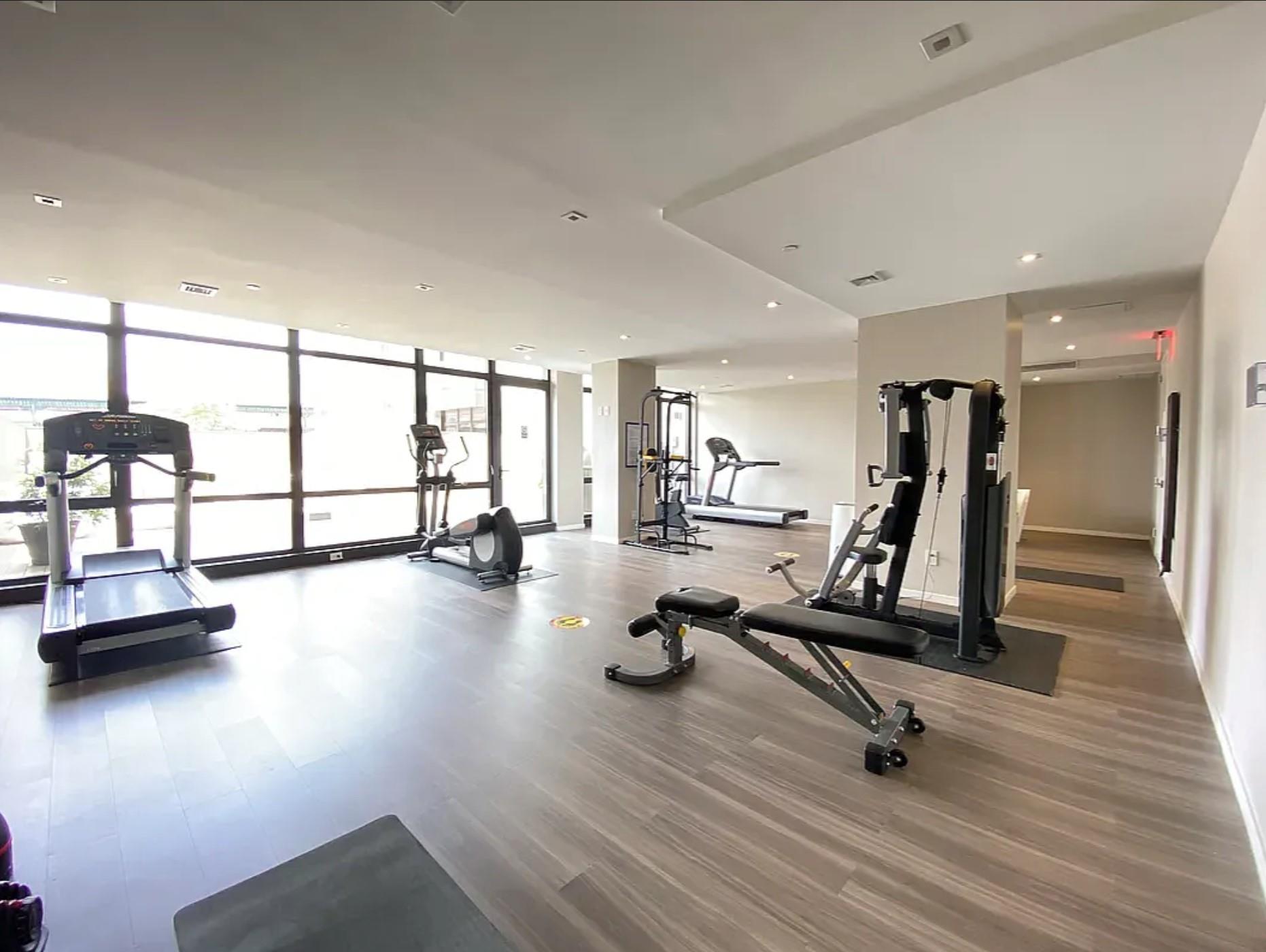 #12 photo, 2412 42nd Road, クイーンズ区 Long Island City , NY 11101