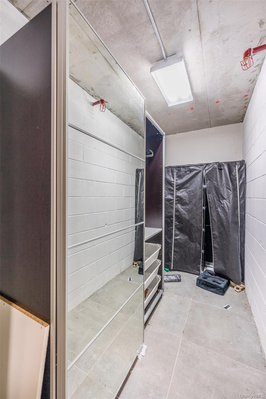 #17 photo, 2412 42nd Road, 皇后區 長島城 Long Island City , NY 11101