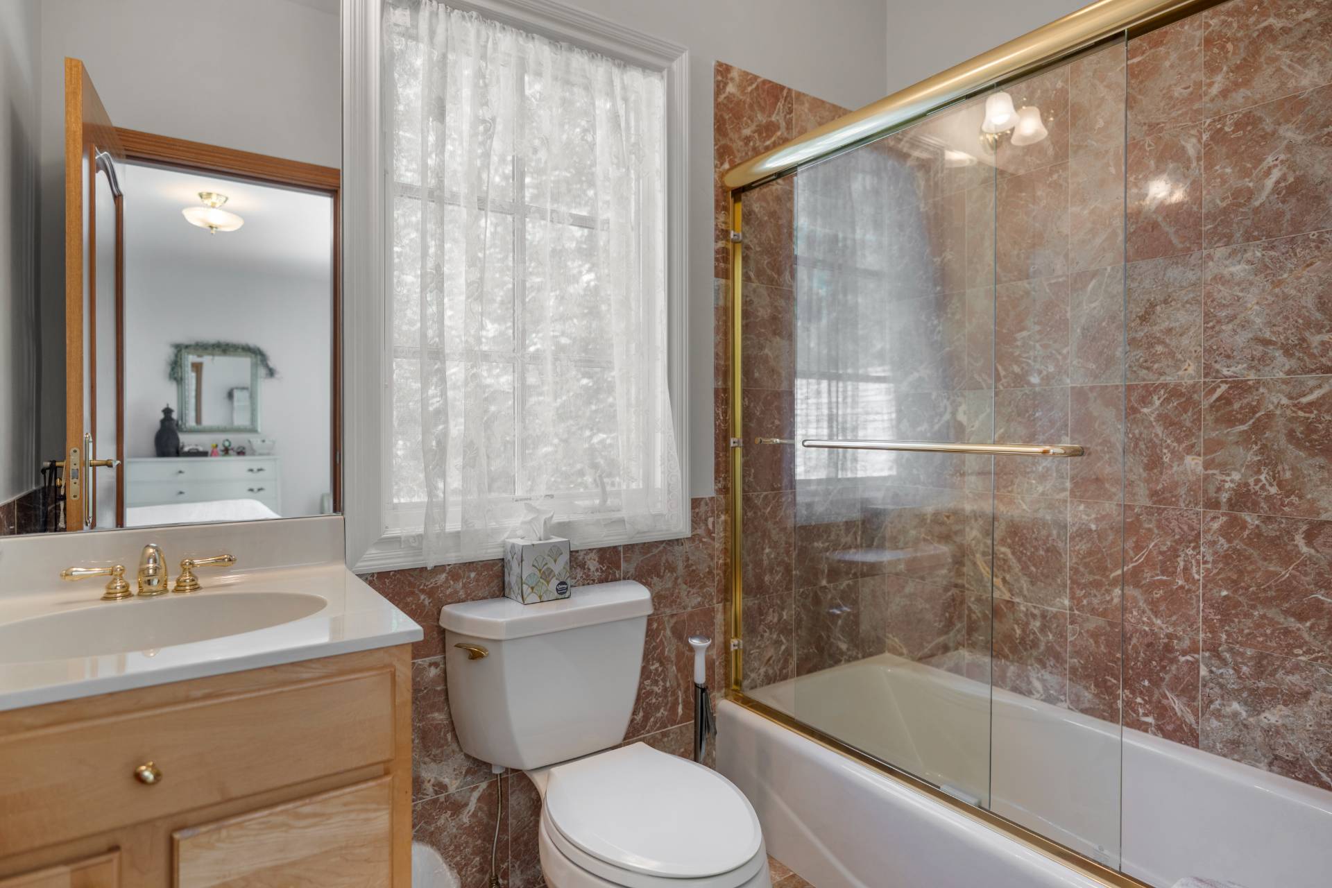 #28 photo, 1 TERRYS TRL, サフォーク郡 East Hampton , NY 11937