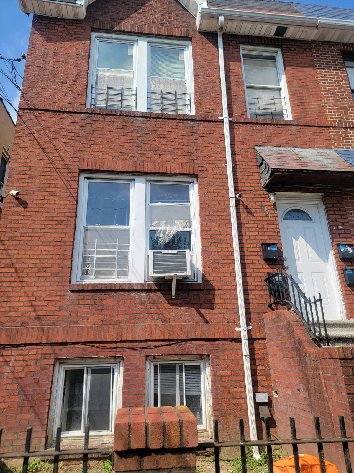 #6 photo, 941 E 214 St., Williamsbridge , NY 10469