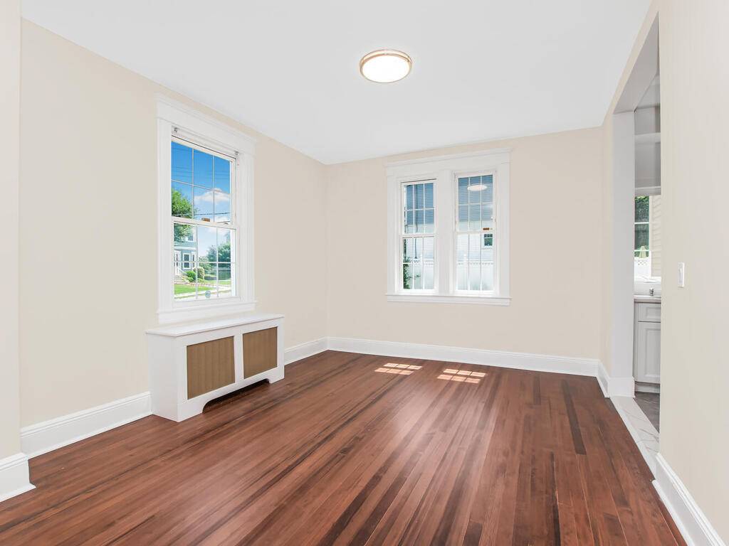 #7 photo, 70 Normandy Rd, Yonkers , NY 10701