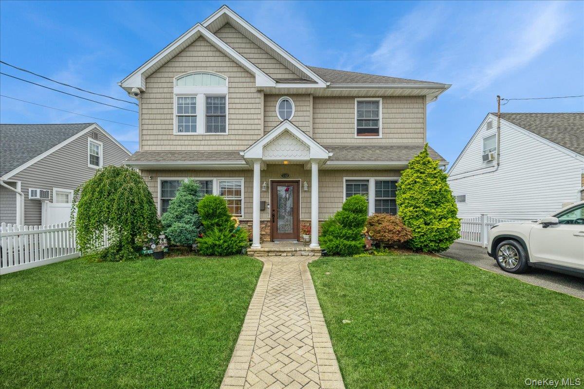 #2 photo, 732 Sunrise Avenue, Bellmore , NY 11710