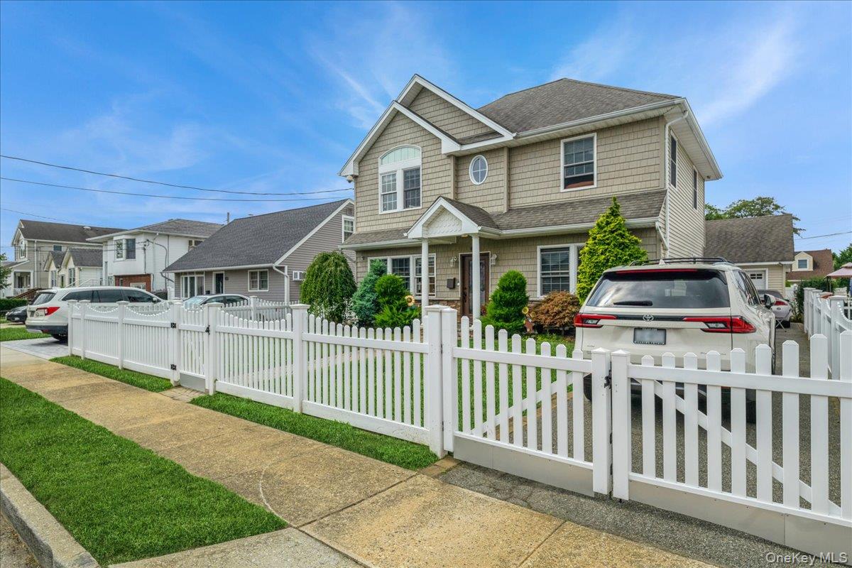 #4 photo, 732 Sunrise Avenue, Bellmore , NY 11710