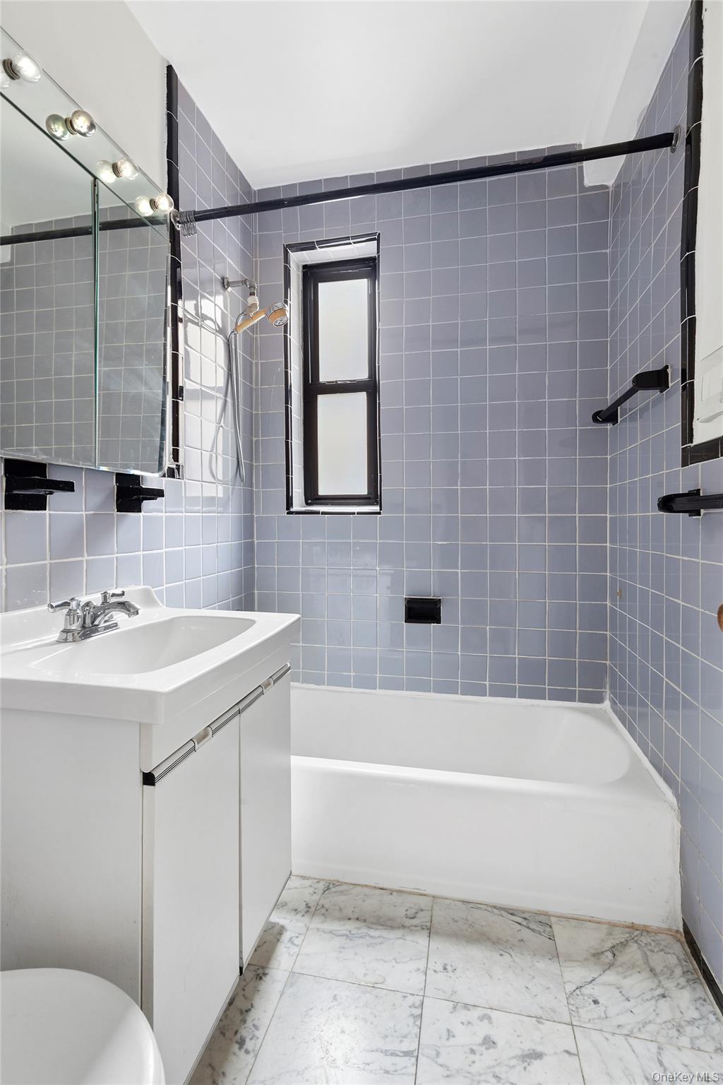 #4 photo, 330 E 70th Street, New York (Manhattan) , NY 10021