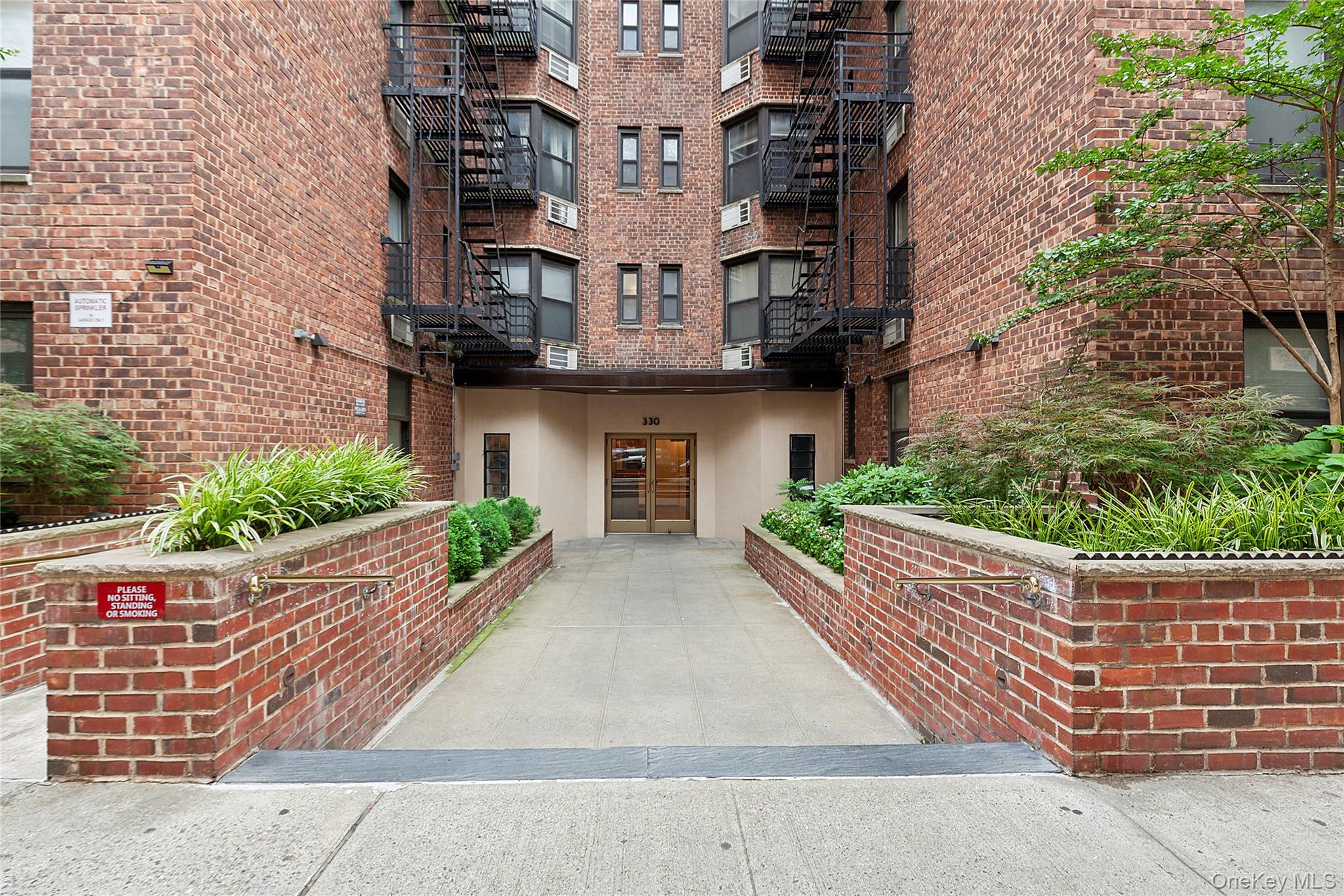 #7 photo, 330 E 70th Street, New York (Manhattan) , NY 10021