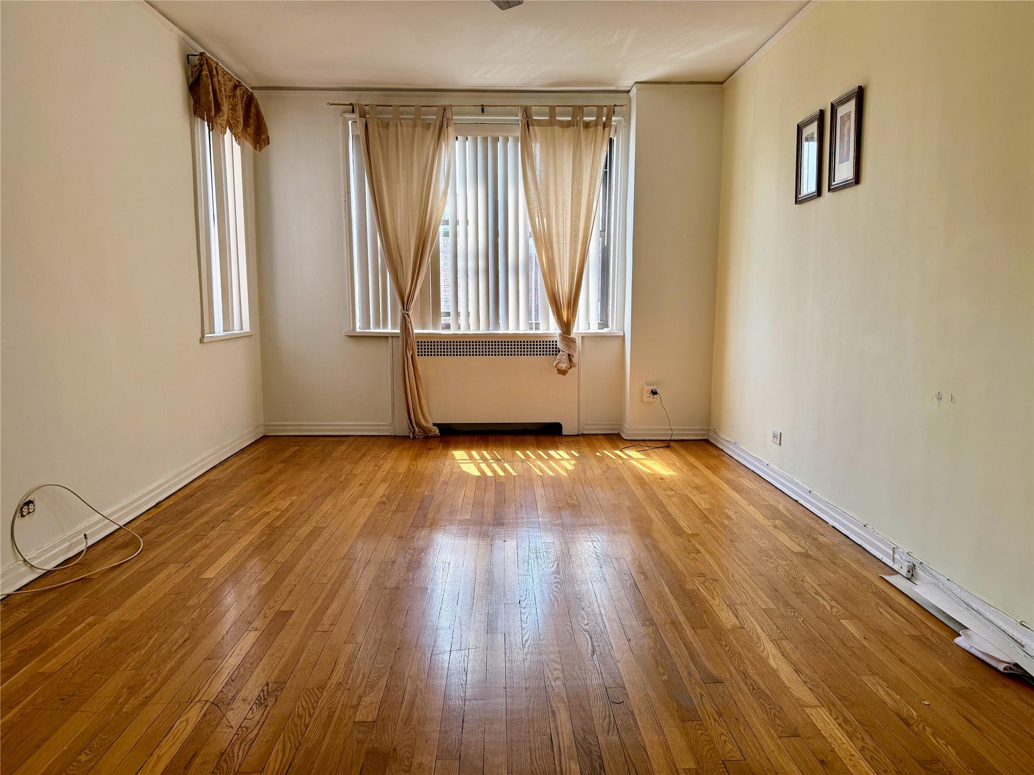 #9 photo, 6433 99th Street, クイーンズ区 Rego Park , NY 11374