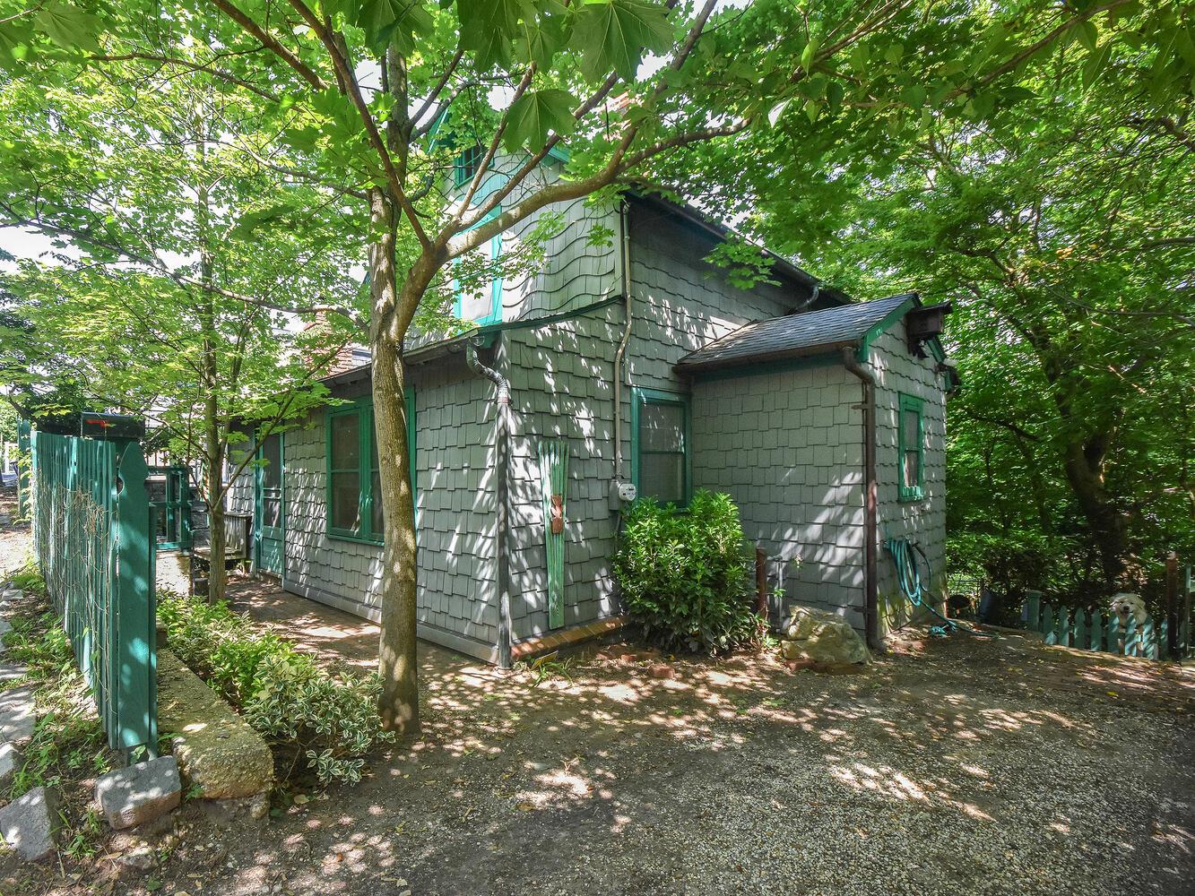 #1 photo, 180 Brown Street, ナッソー郡 Sea Cliff , NY 11579