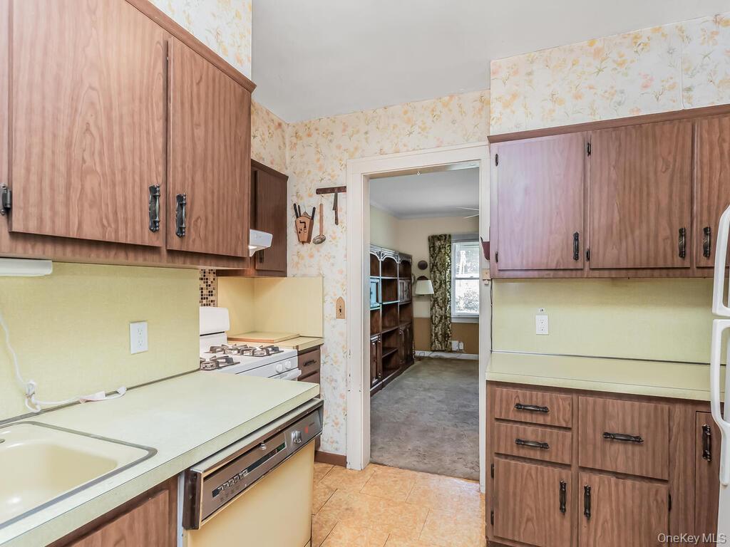 #9 photo, 300 AKA 490 Odell Avenue, Yonkers , NY 10703