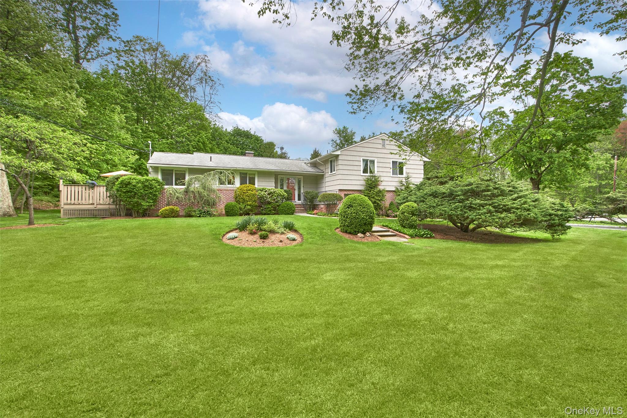 #1 photo, 102 Butternut Road, Briarcliff Manor , NY 10510