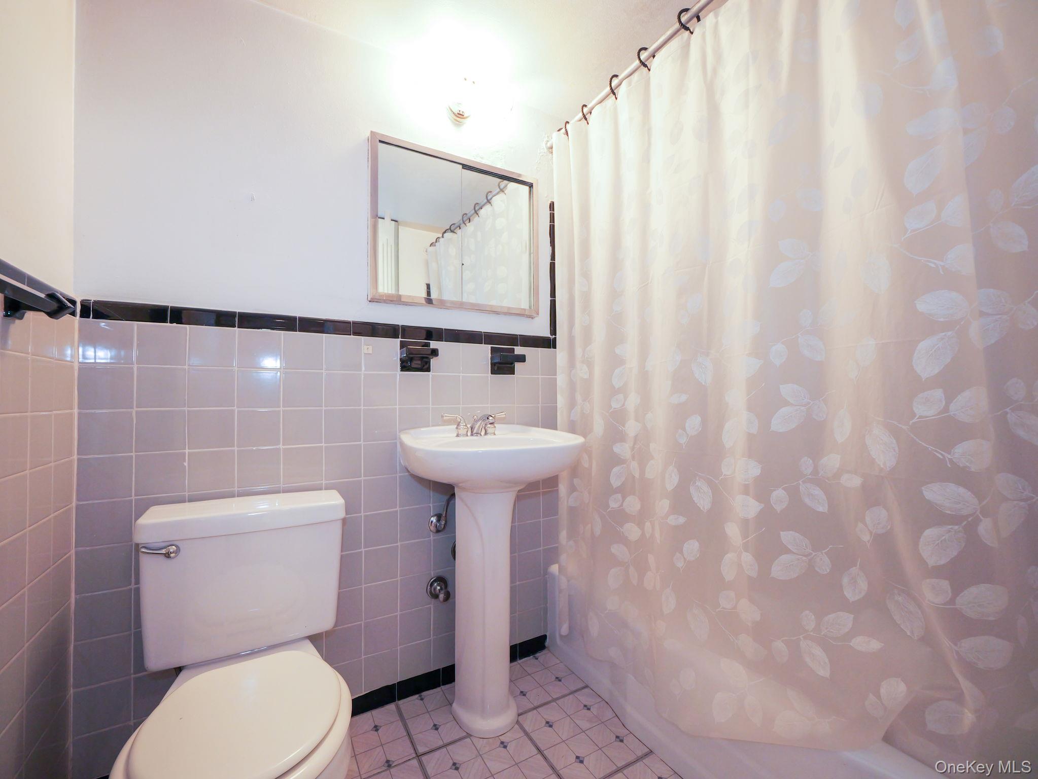 #13 photo, 139 E 33rd Street, New York (Manhattan) , NY 10016