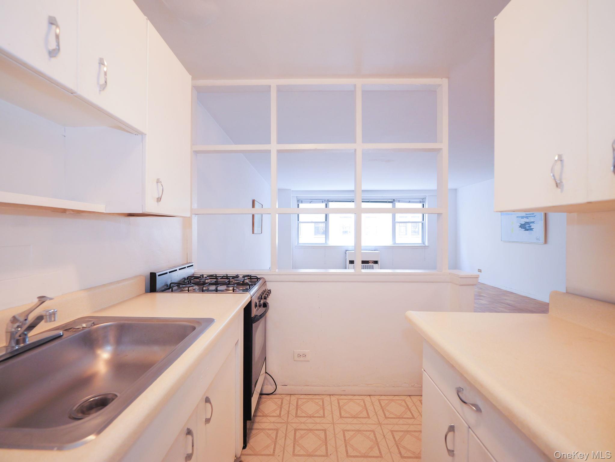 #8 photo, 139 E 33rd Street, New York (Manhattan) , NY 10016