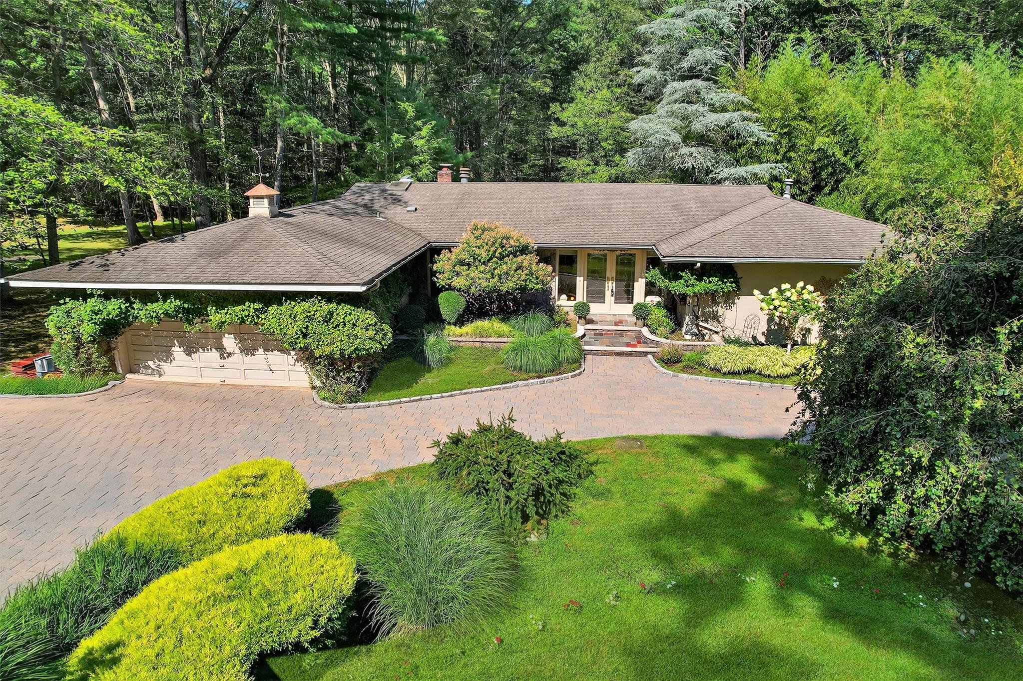 #1 photo, 44 Woodhaven Drive, New City , NY 10956