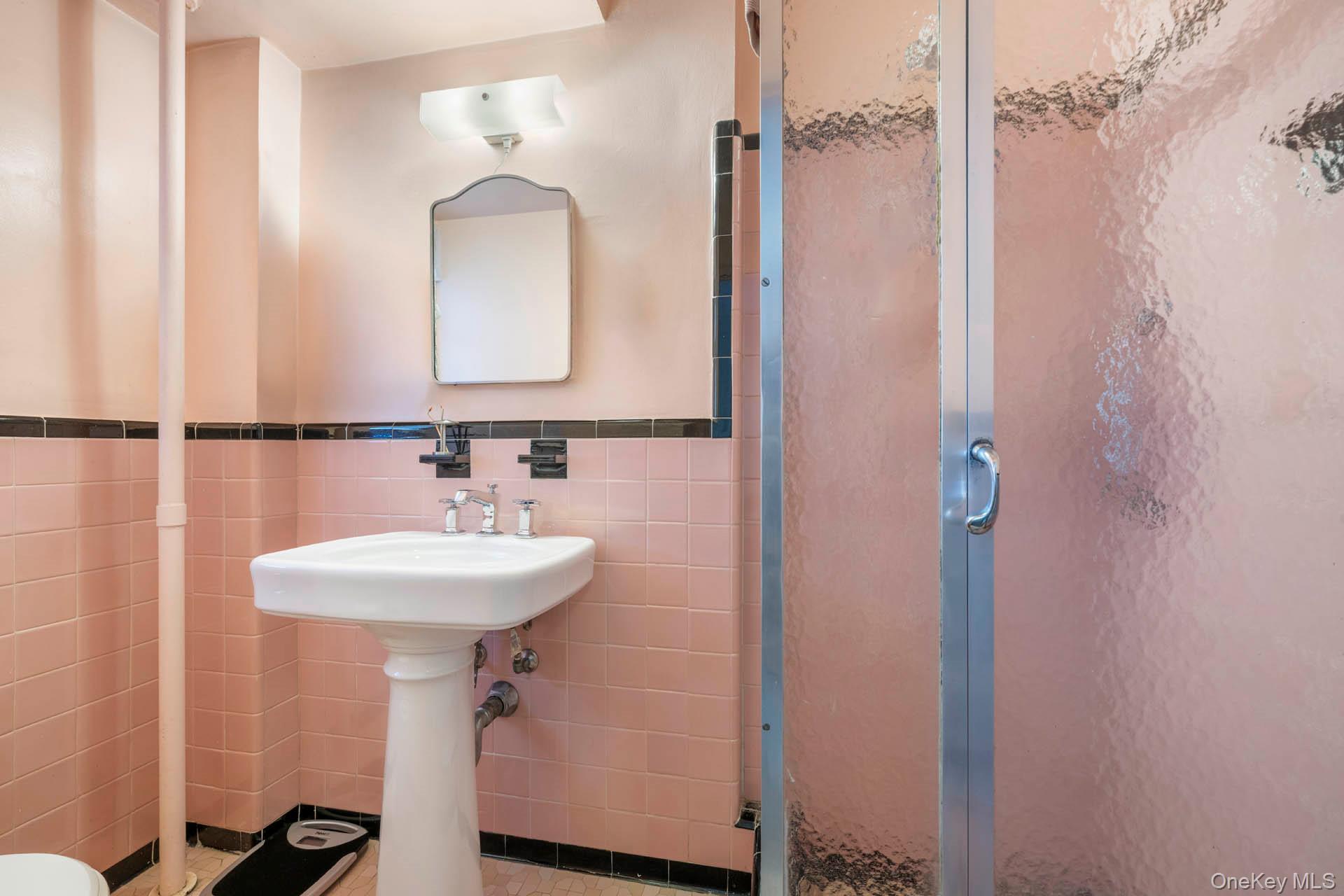 #8 photo, 3135 Johnson Avenue, Bronx , NY 10463