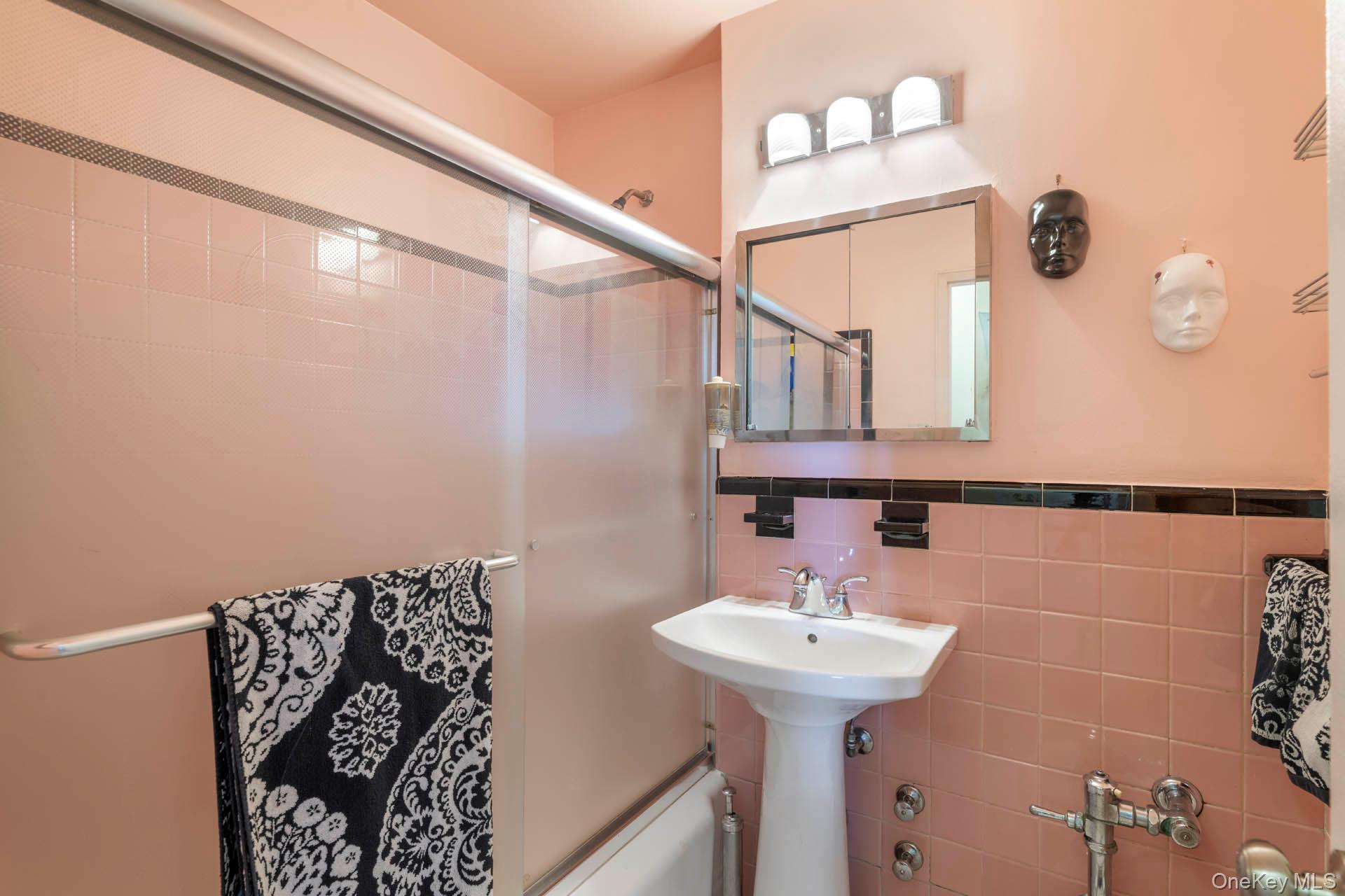 #9 photo, 3135 Johnson Avenue, Bronx , NY 10463