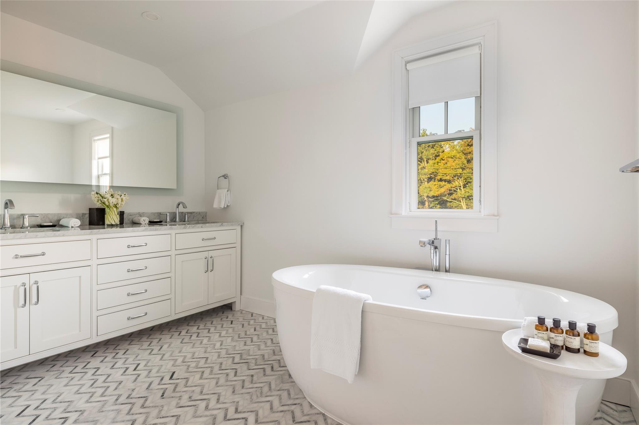 #13 photo, 65 Old Boathouse Lane, サフォーク郡 Hampton Bays , NY 11946