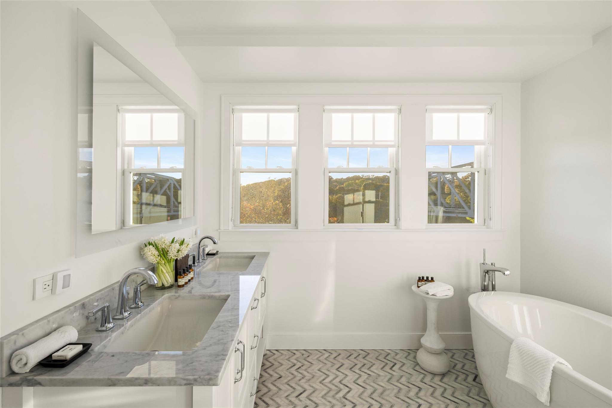 #18 photo, 65 Old Boathouse Lane, サフォーク郡 Hampton Bays , NY 11946