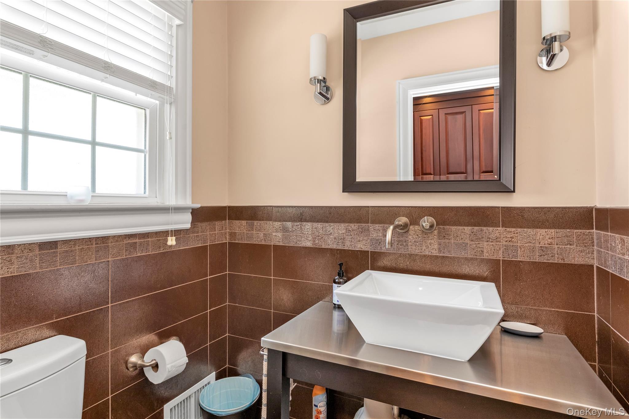 #11 photo, 473 Lakeview Avenue, Rockville Centre , NY 11570