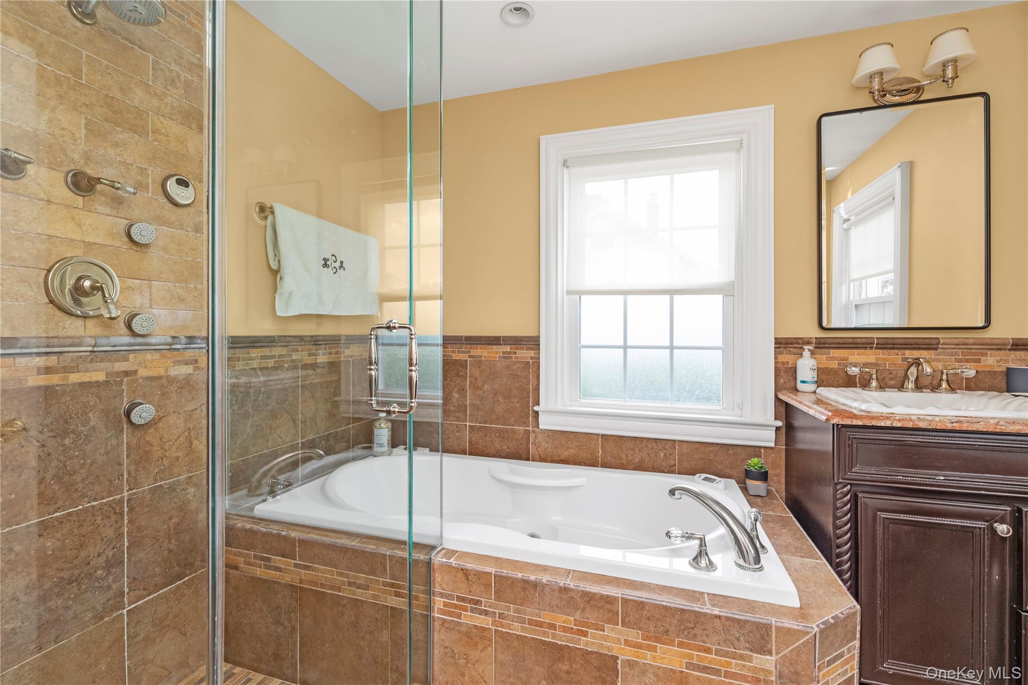 #15 photo, 473 Lakeview Avenue, Rockville Centre , NY 11570