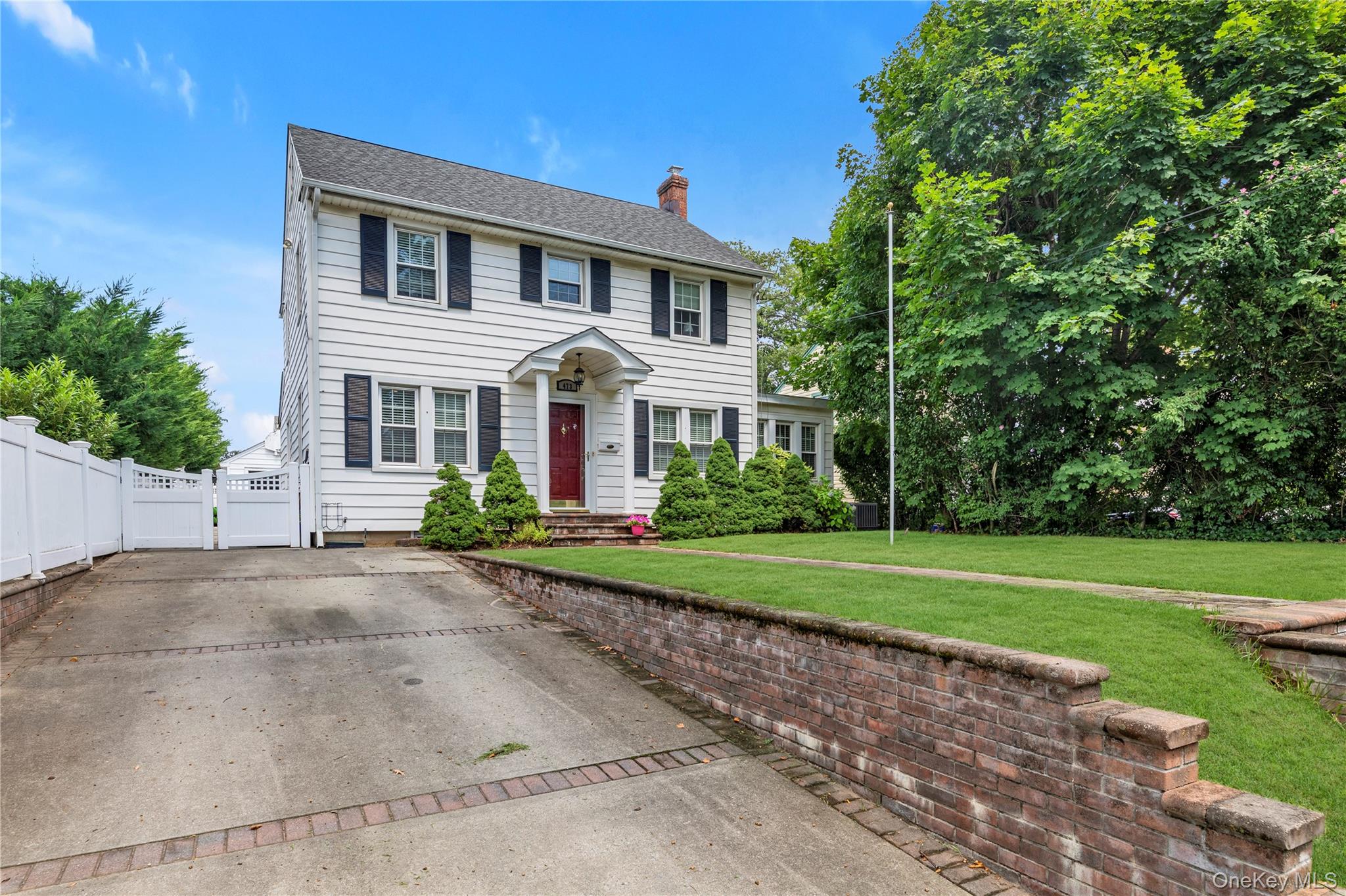 #19 photo, 473 Lakeview Avenue, Rockville Centre , NY 11570