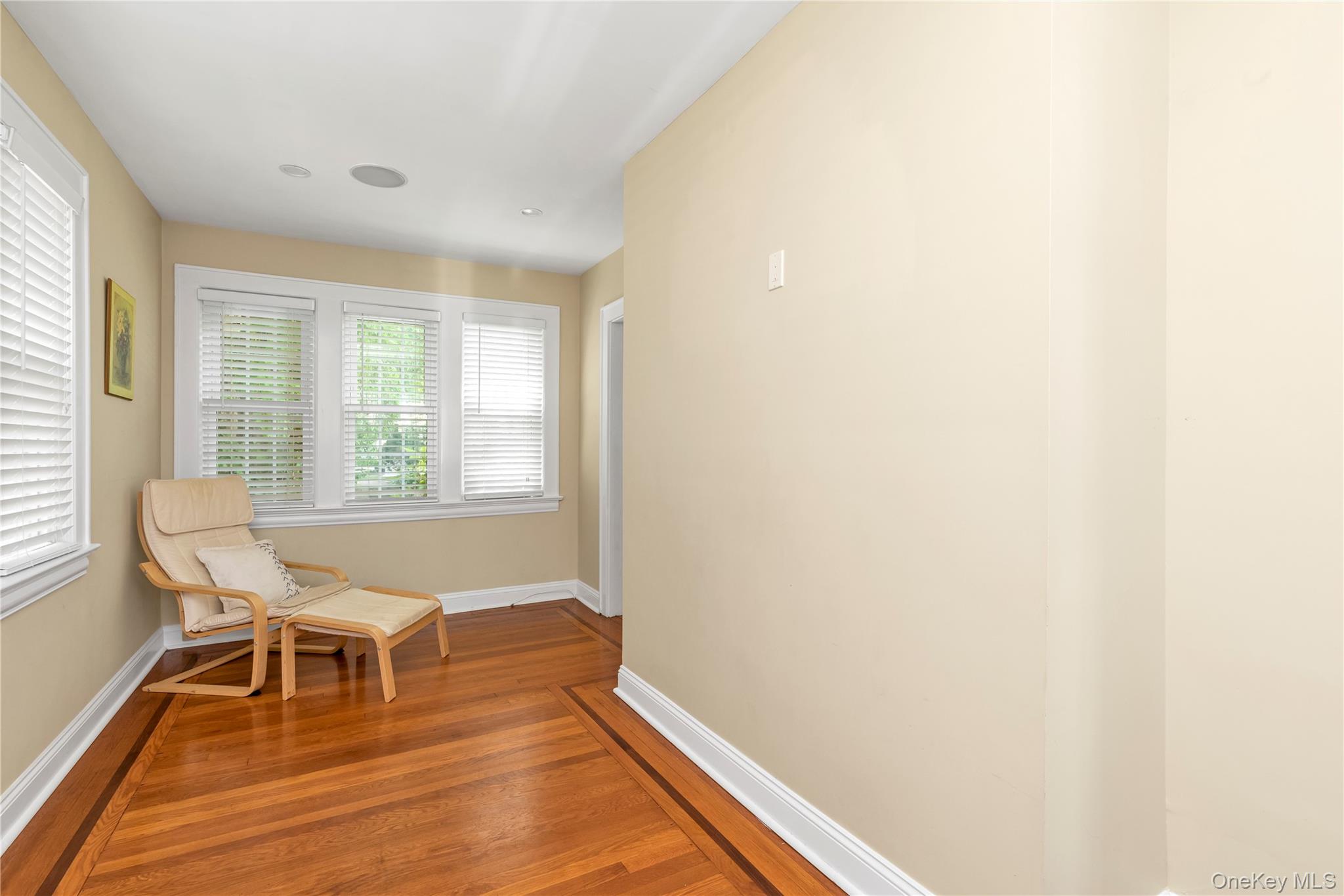 #5 photo, 473 Lakeview Avenue, Rockville Centre , NY 11570