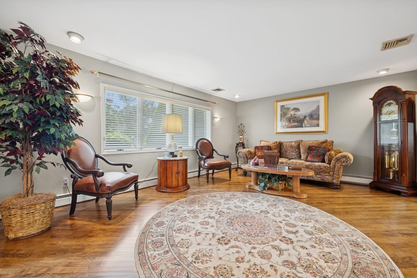 #5 photo, 3066 Ira Road, ナッソー郡 Bellmore , NY 11710