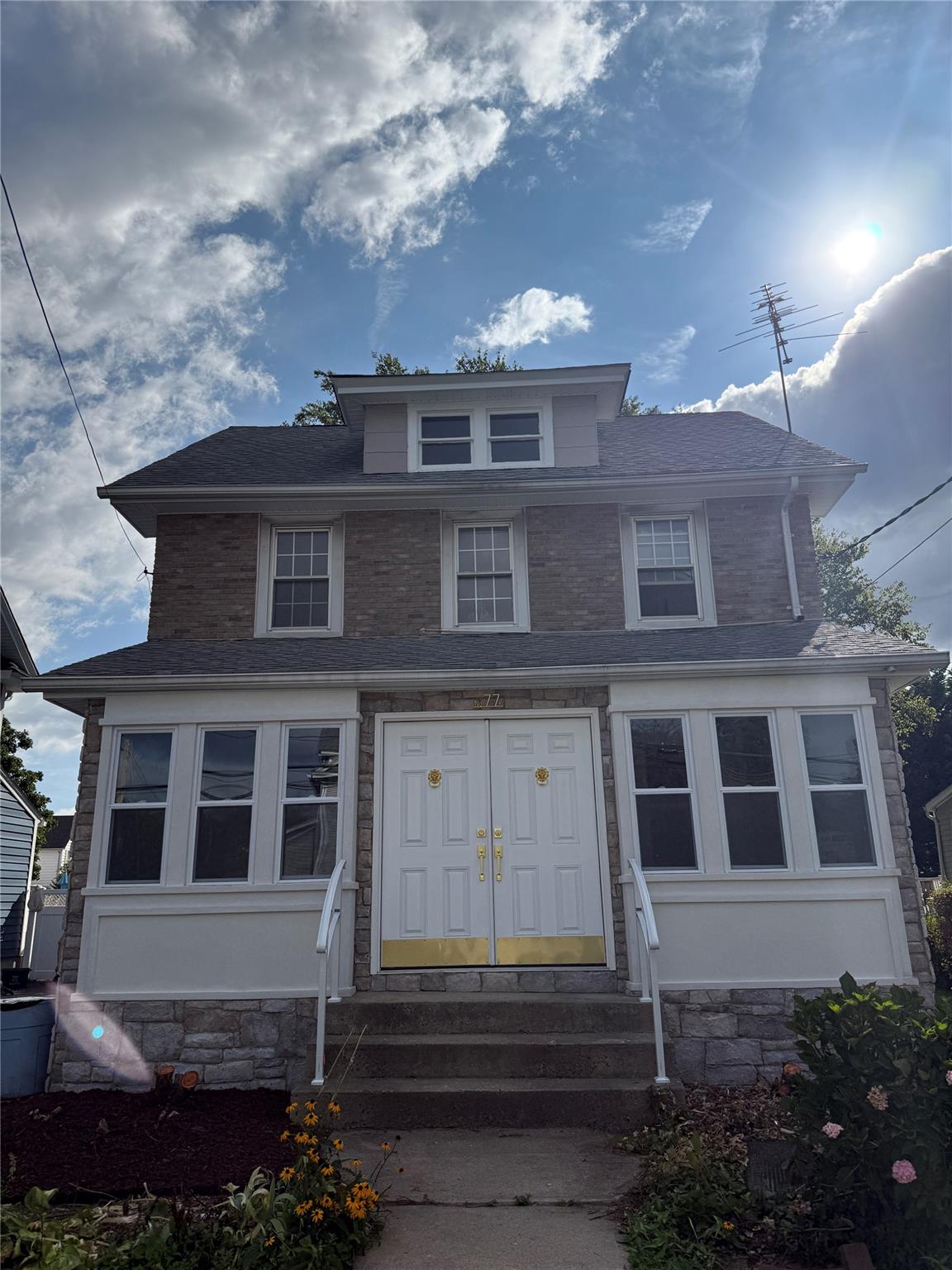 #1 photo, 77 Woods Avenue, 長島 Rockville Centre , NY 11570