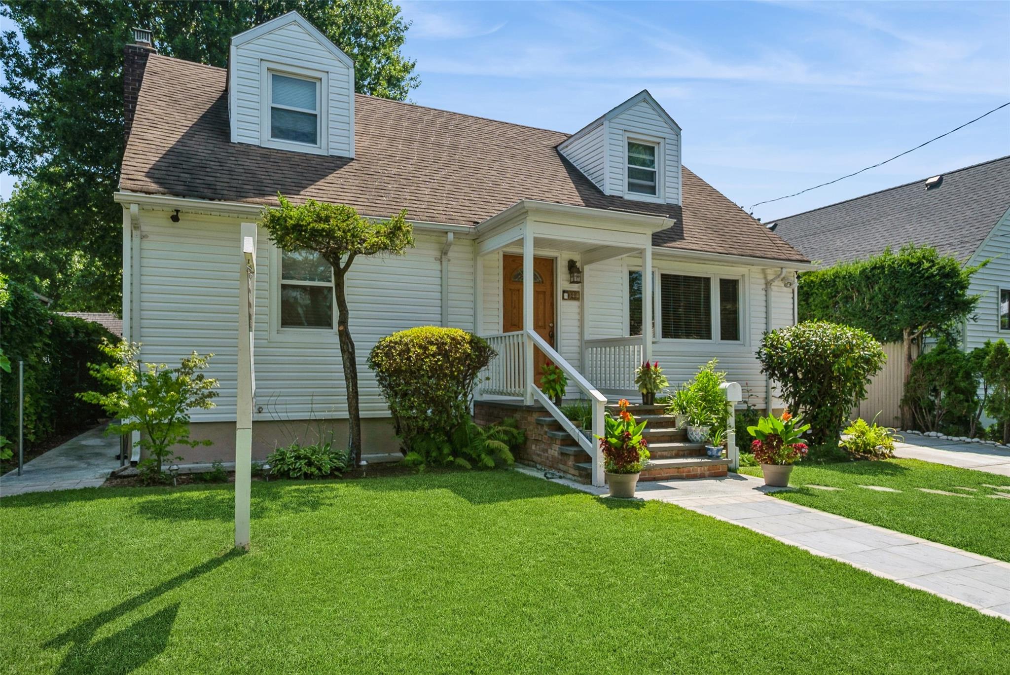 #1 photo, 144 Linden Street, 長島 罗斯林 Roslyn Heights , NY 11577