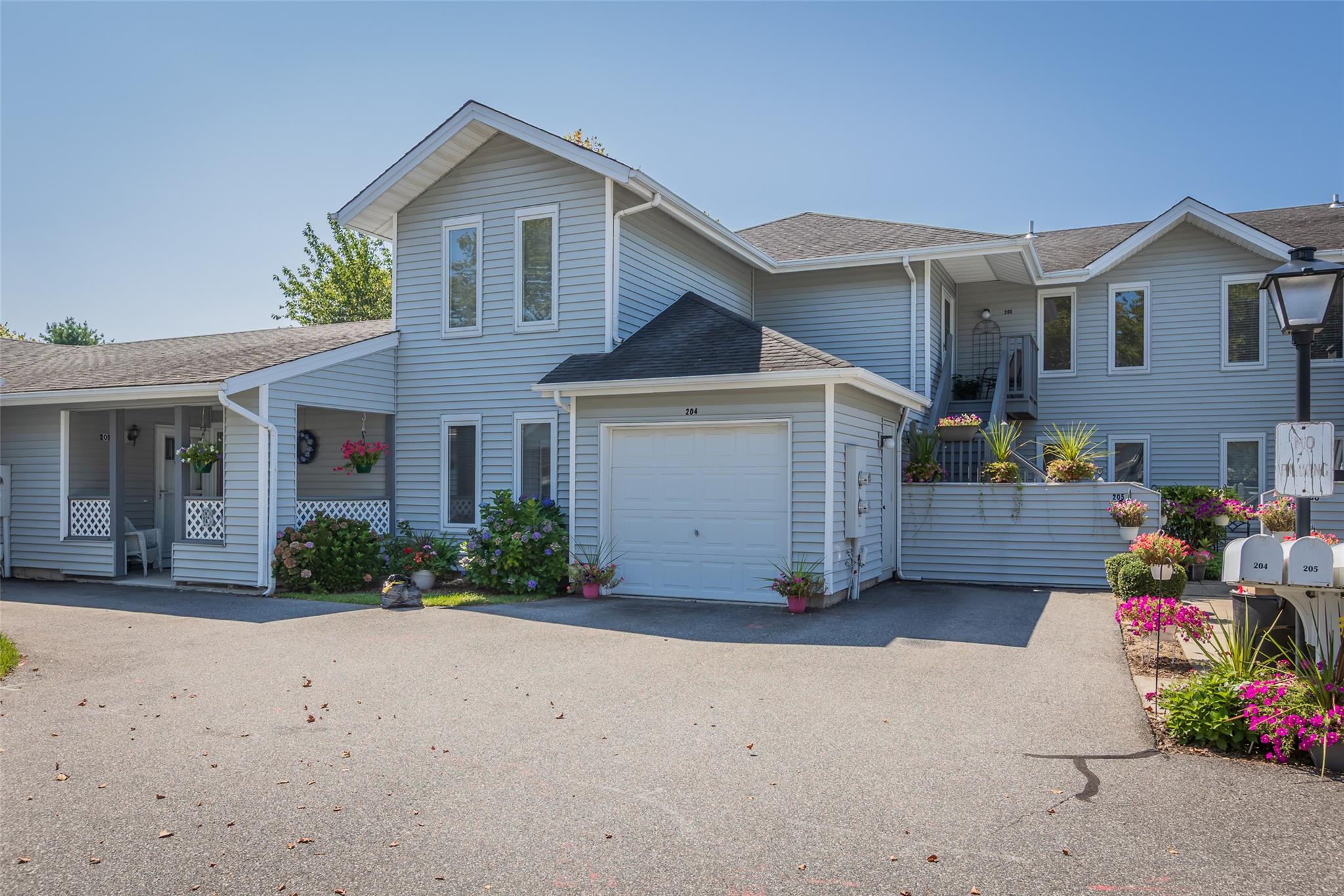 #1 photo, 204 Elton Court, 東長島 圣占士 Saint James , NY 11780