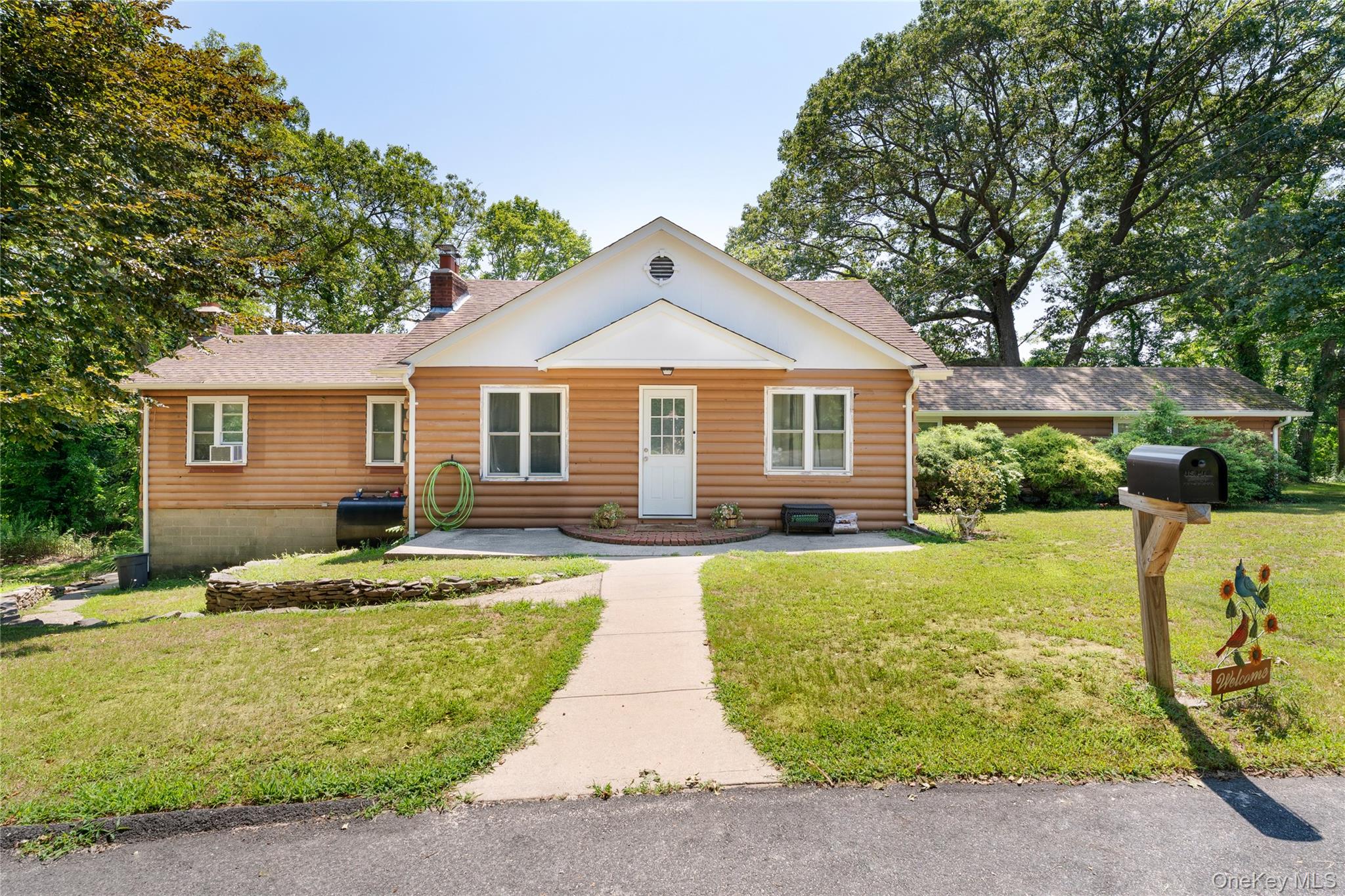 #1 photo, 40 Garden Road, Rocky Point , NY 11778