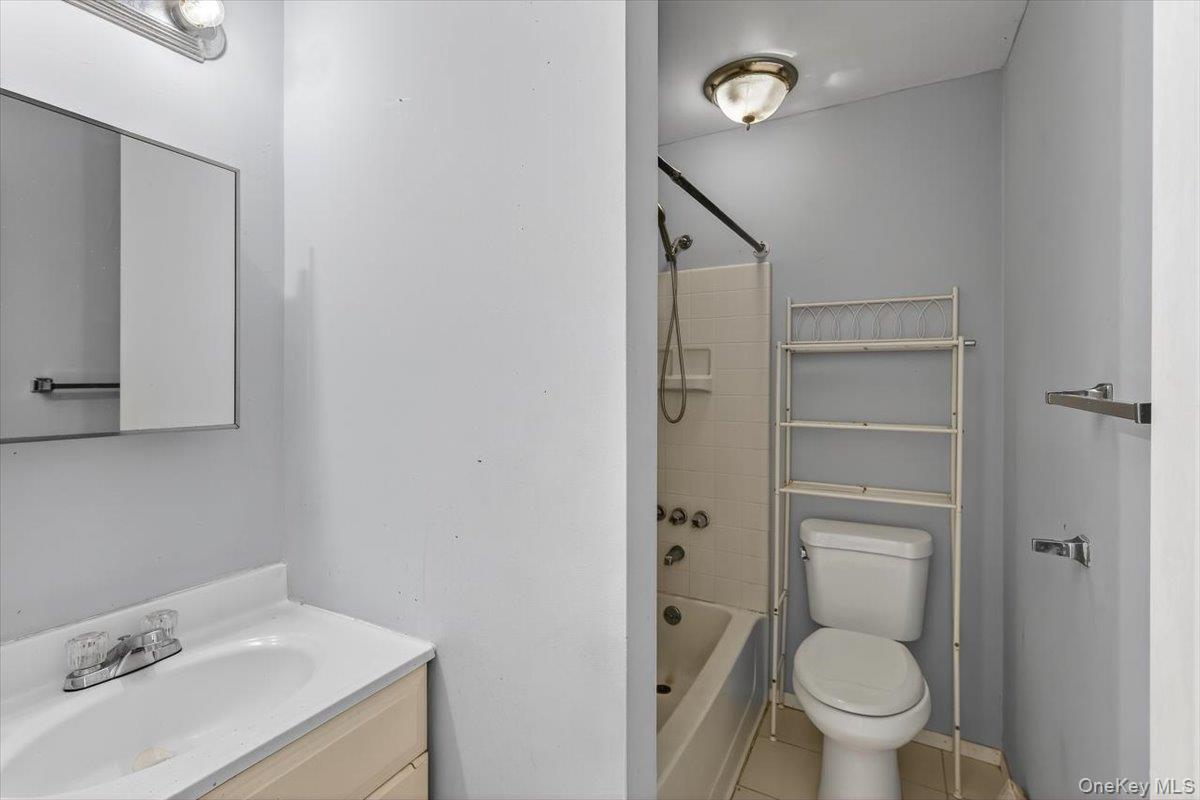 #18 photo, 18 Sugarbush Lane, Coram , NY 11727