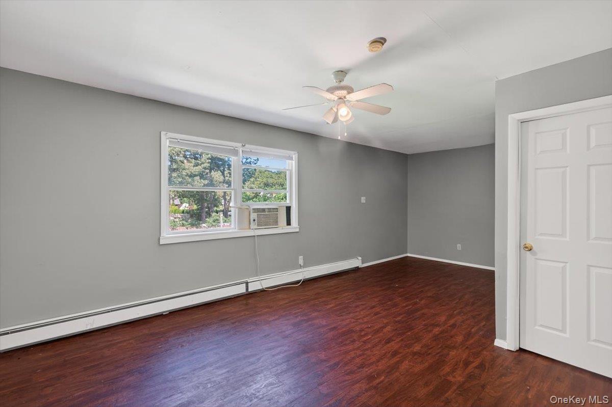 #19 photo, 18 Sugarbush Lane, Coram , NY 11727