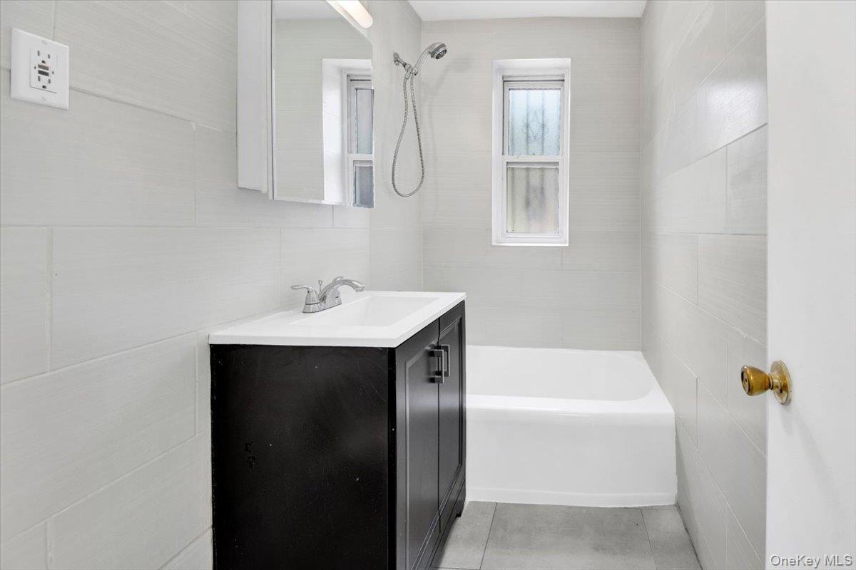 #13 photo, 2630 Kingsbridge Terrace, ブロンクス区 Bronx , NY 10463