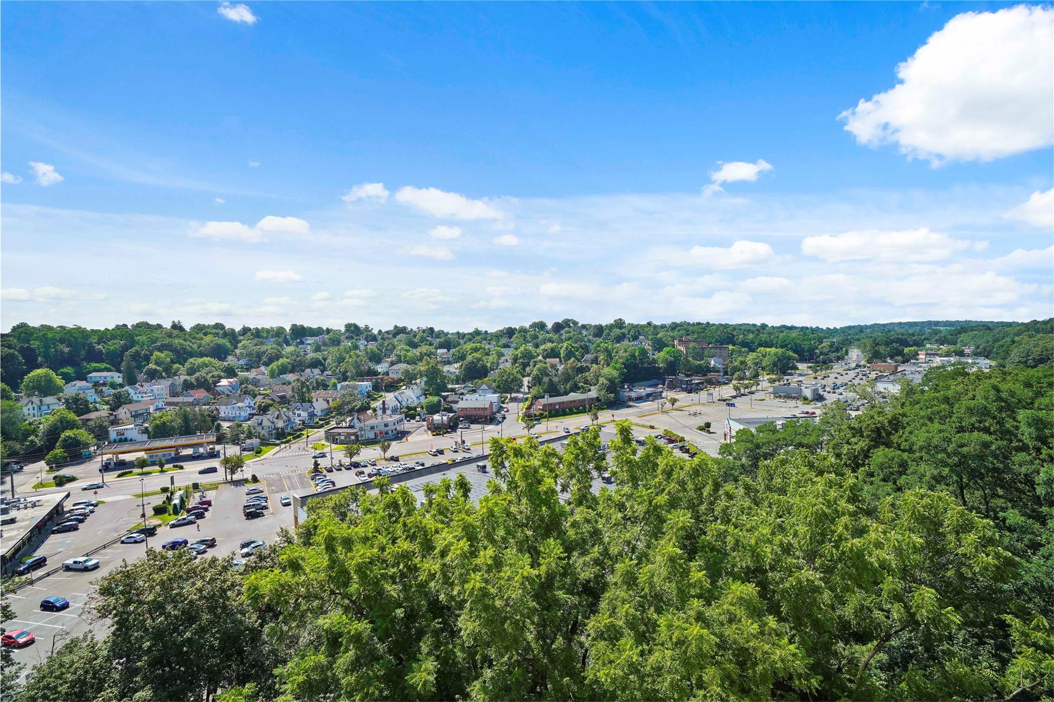 #13 photo, 400 High Point Drive, Hartsdale , NY 10530