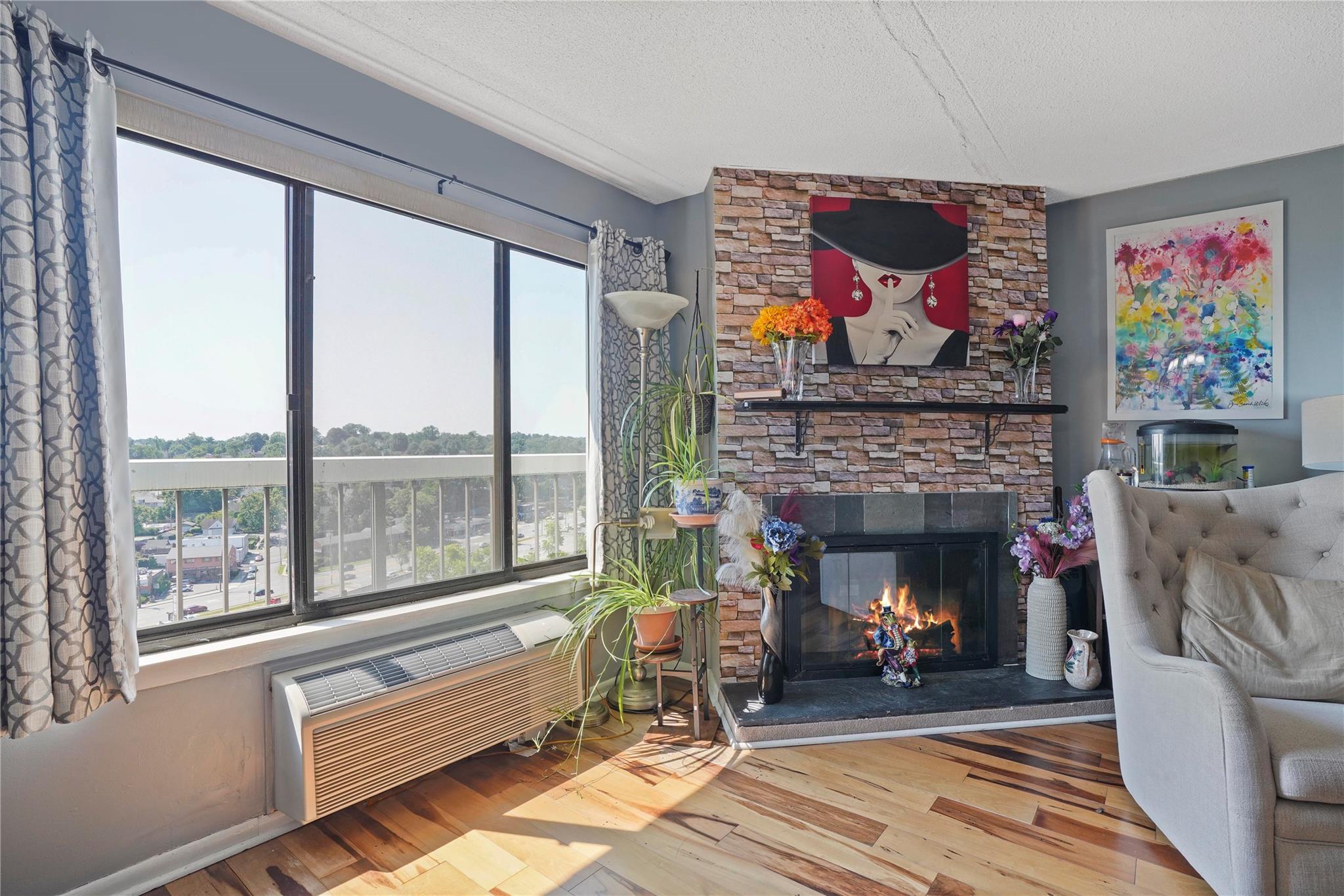 #16 photo, 400 High Point Drive, Hartsdale , NY 10530