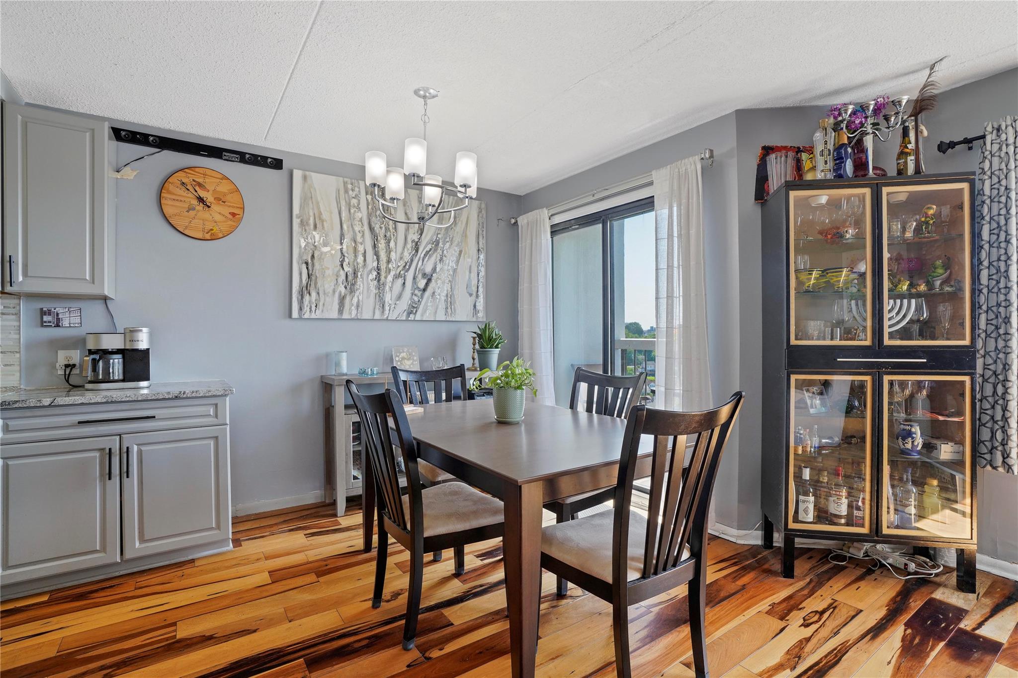 #18 photo, 400 High Point Drive, Hartsdale , NY 10530