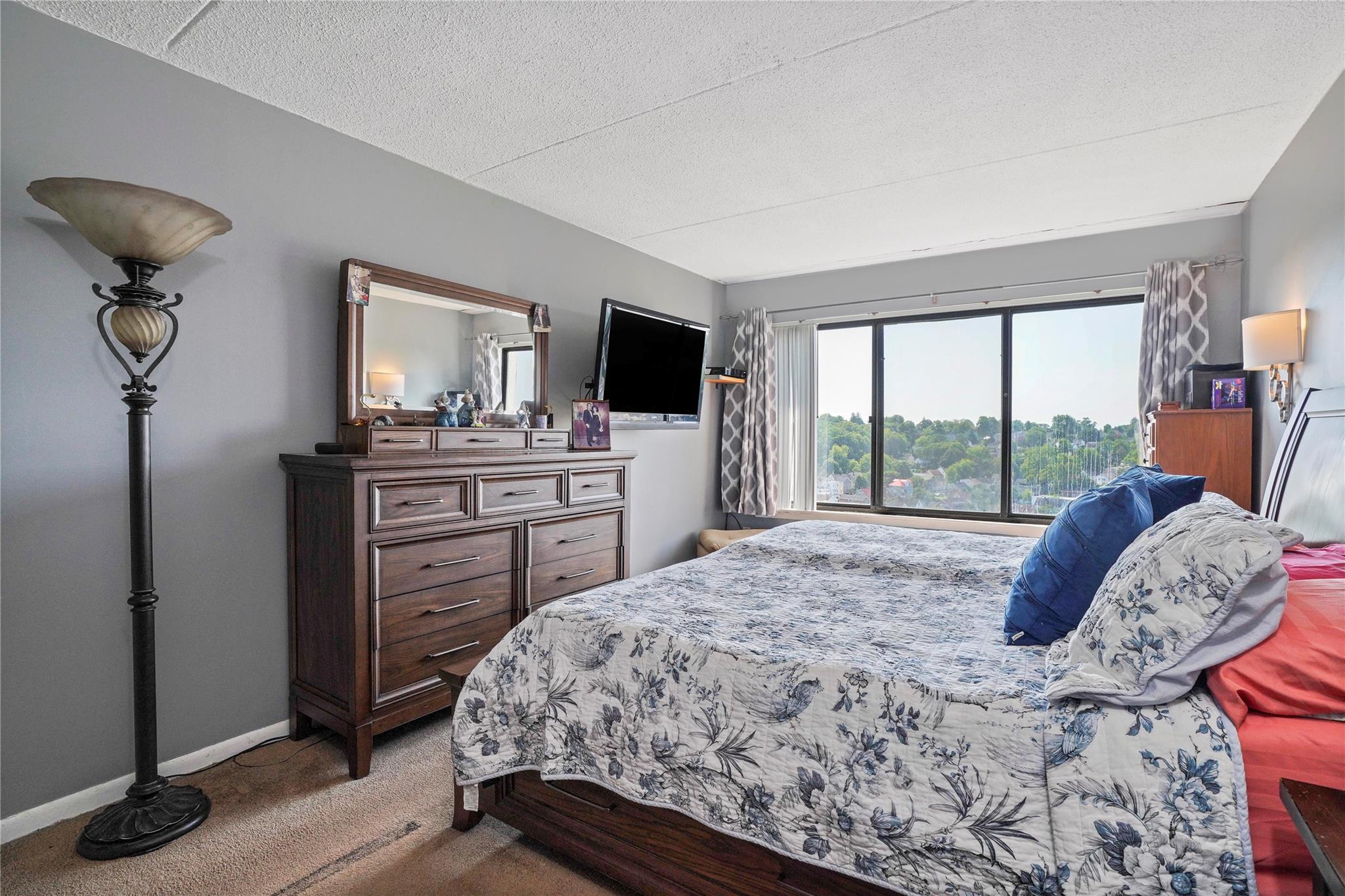 #6 photo, 400 High Point Drive, Hartsdale , NY 10530