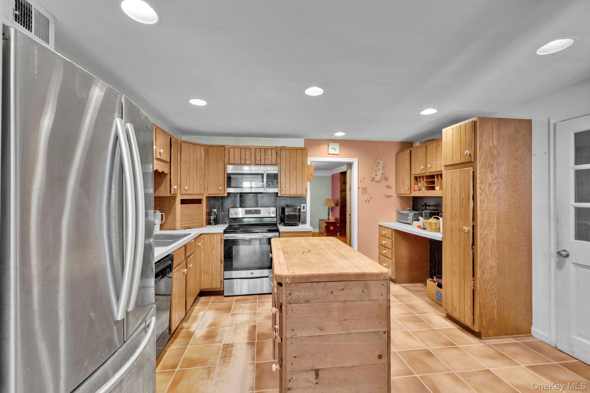 #4 photo, 1675 Main Street, Pleasant Valley , NY 12569