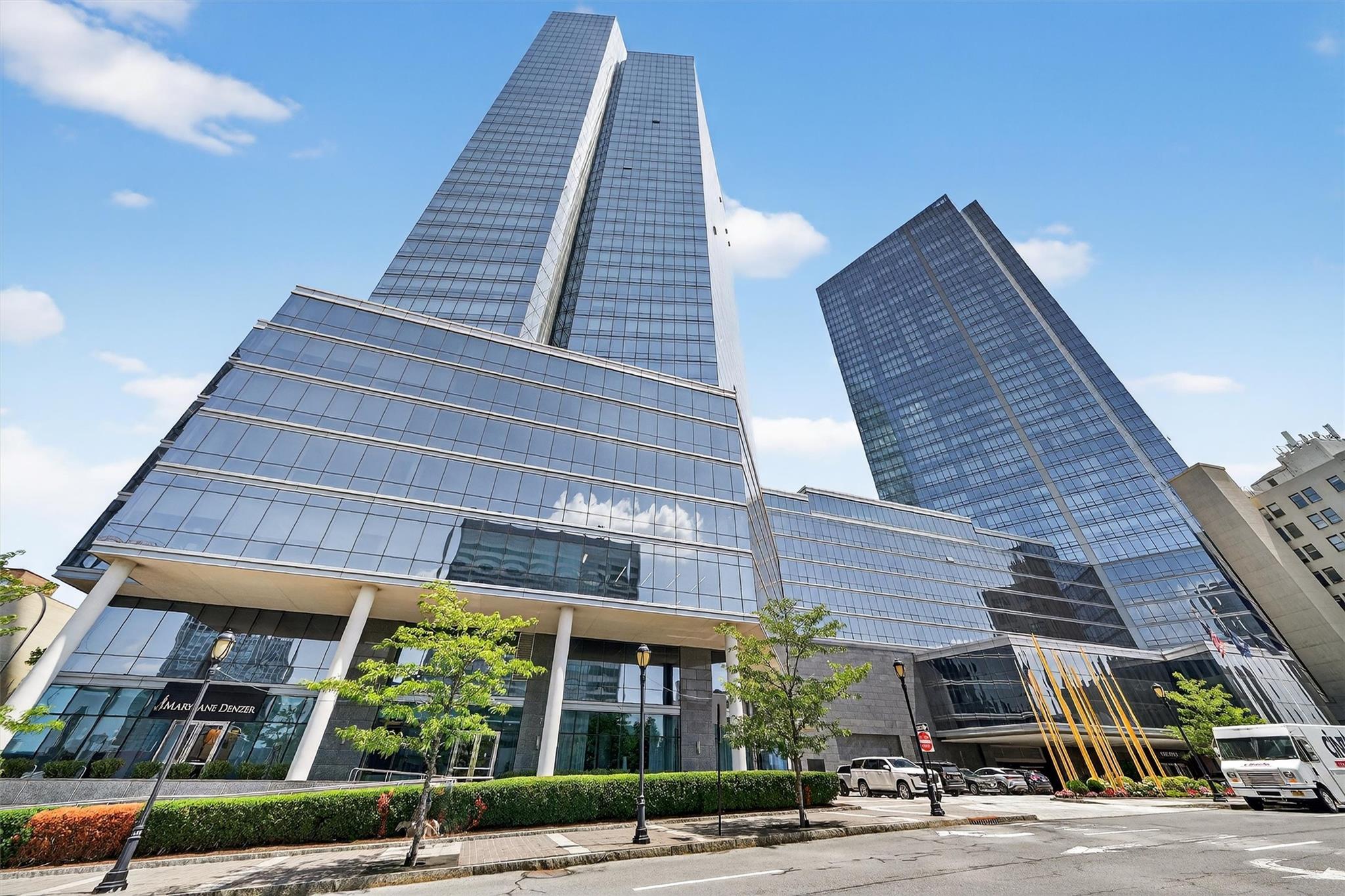 #1 photo, 5 Renaissance Square, White Plains , NY 10601