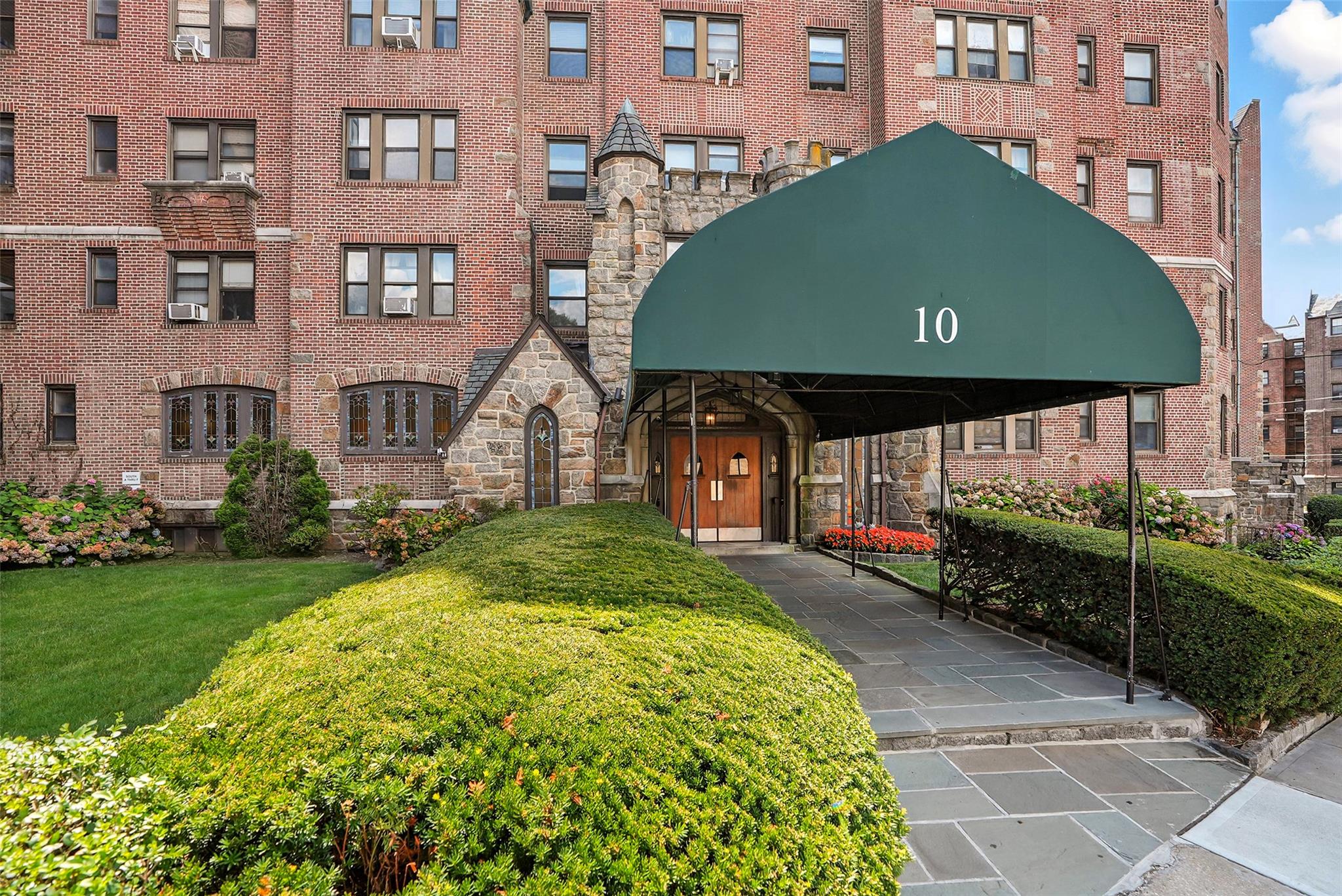 #1 photo, 10 Nosband Avenue, White Plains , NY 10605