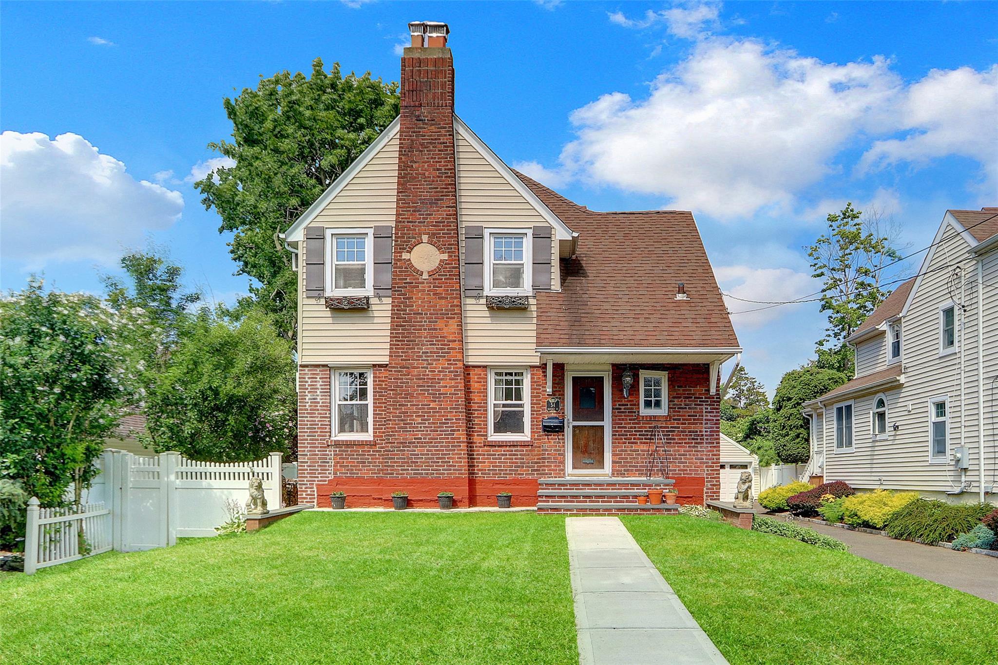 #1 photo, 54 Beverly Road, 長島 Merrick , NY 11566