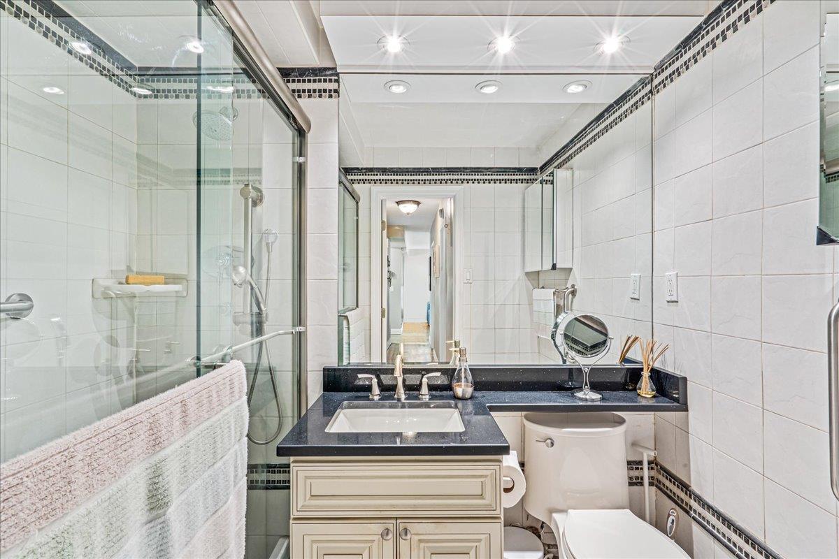 #15 photo, 17-85 215th Street, クイーンズ区 Bayside , NY 11360