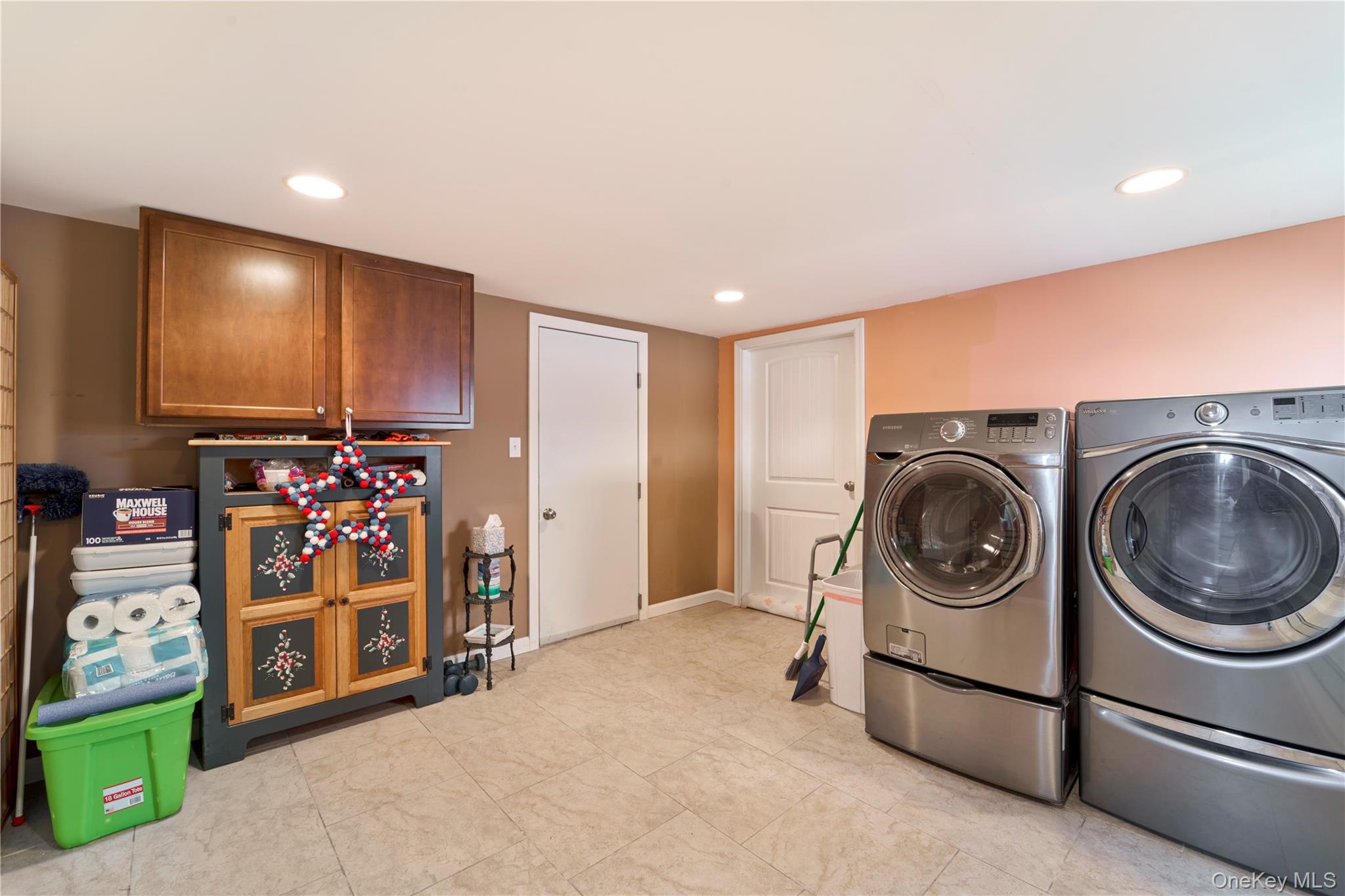 #14 photo, 17 Sheridan Road, サフォーク郡 Babylon , NY 11702