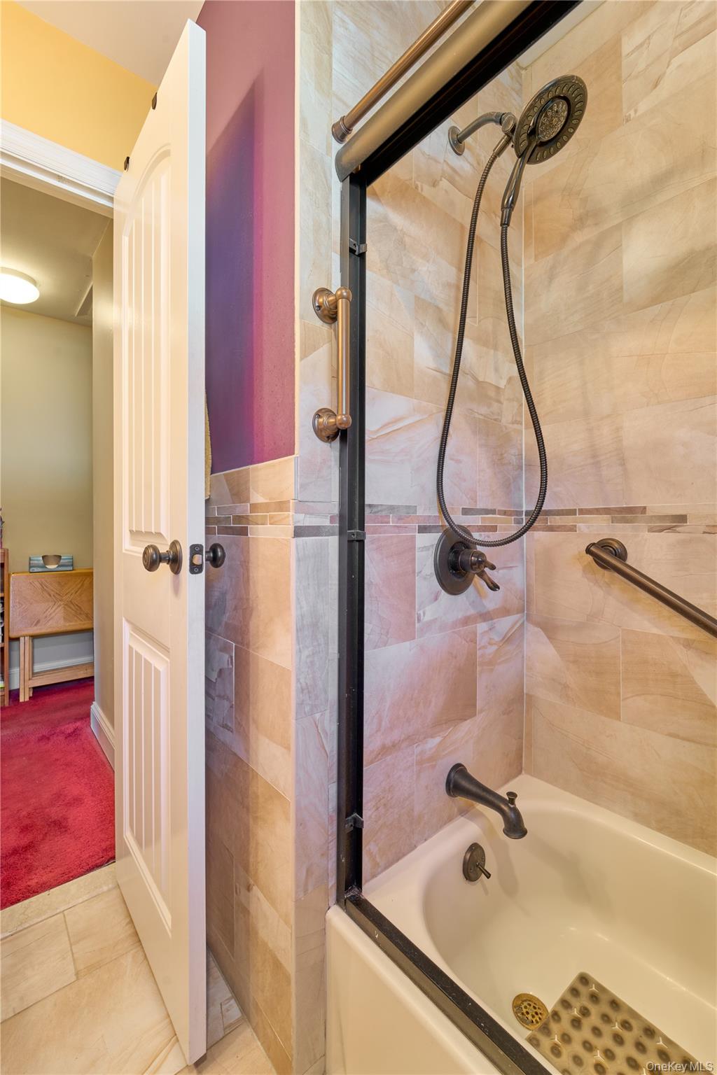 #9 photo, 17 Sheridan Road, サフォーク郡 Babylon , NY 11702