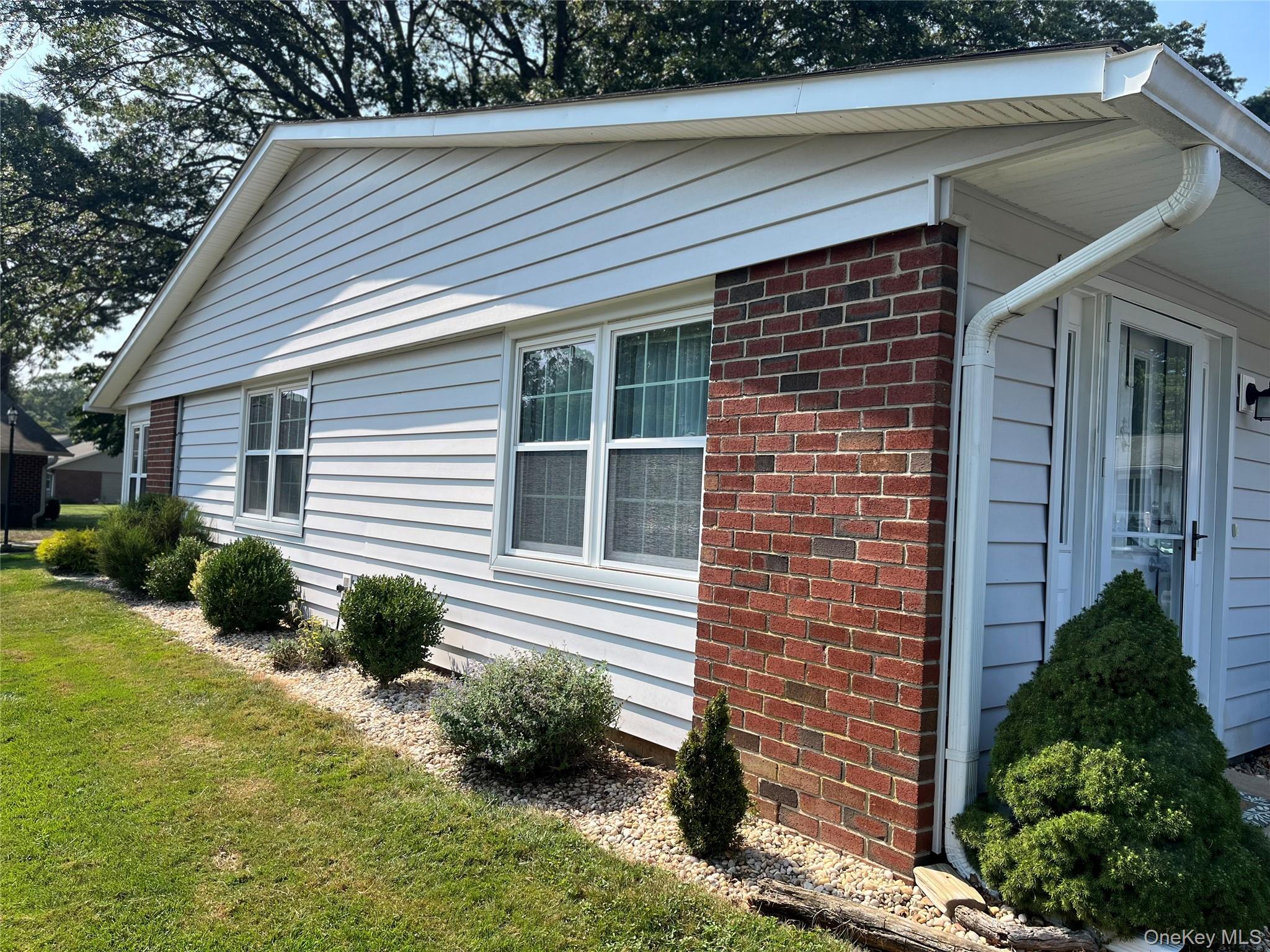 #1 photo, 186 Ventry Court, サフォーク郡 Ridge , NY 11961