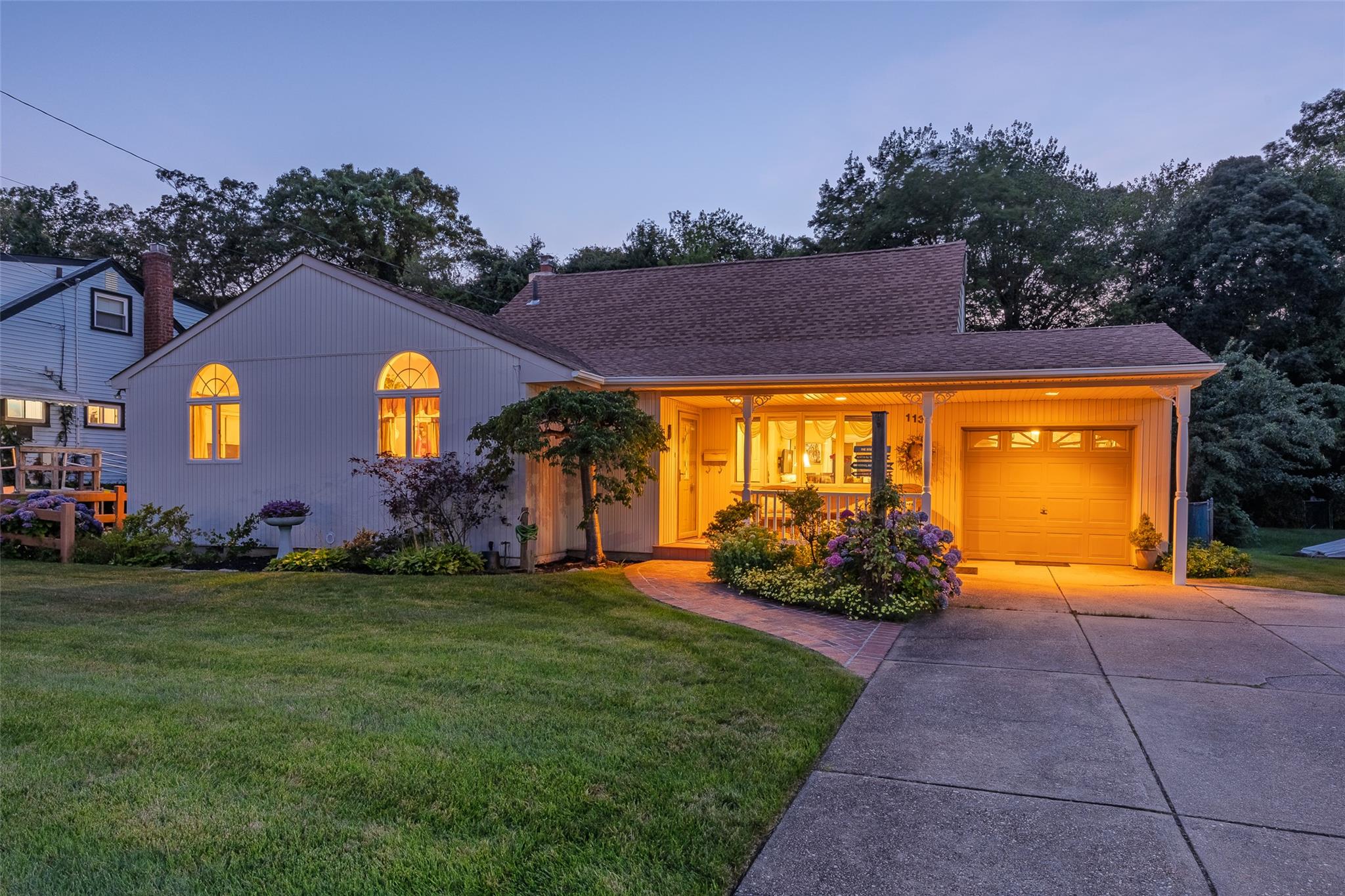 #1 photo, 1130 Lakeshore Drive, ナッソー郡 Massapequa Park , NY 11762