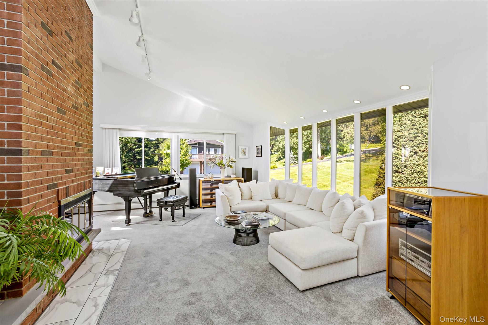 #2 photo, 207 E Hook Road, Hopewell Junction , NY 12533