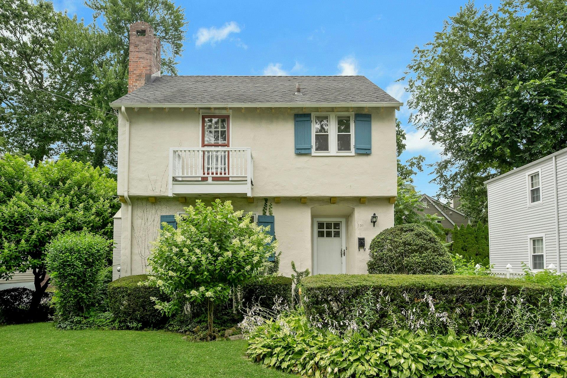 #1 photo, 151 Clarence Road, Scarsdale , NY 10583